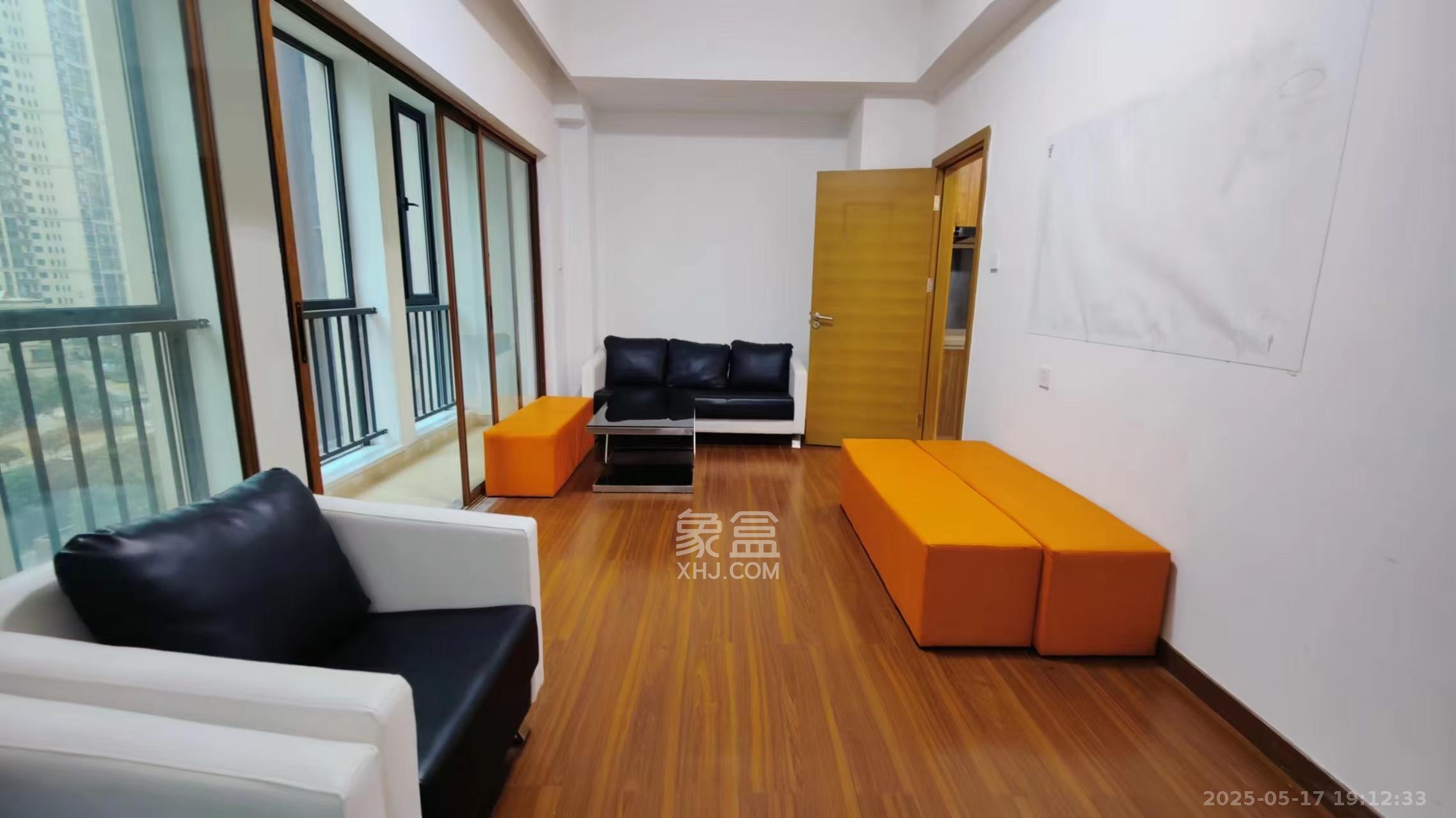 荣泰广场 2室2厅1卫 1800.0元/月 荣泰广场 2室2厅1卫 1800.0元/月室内图