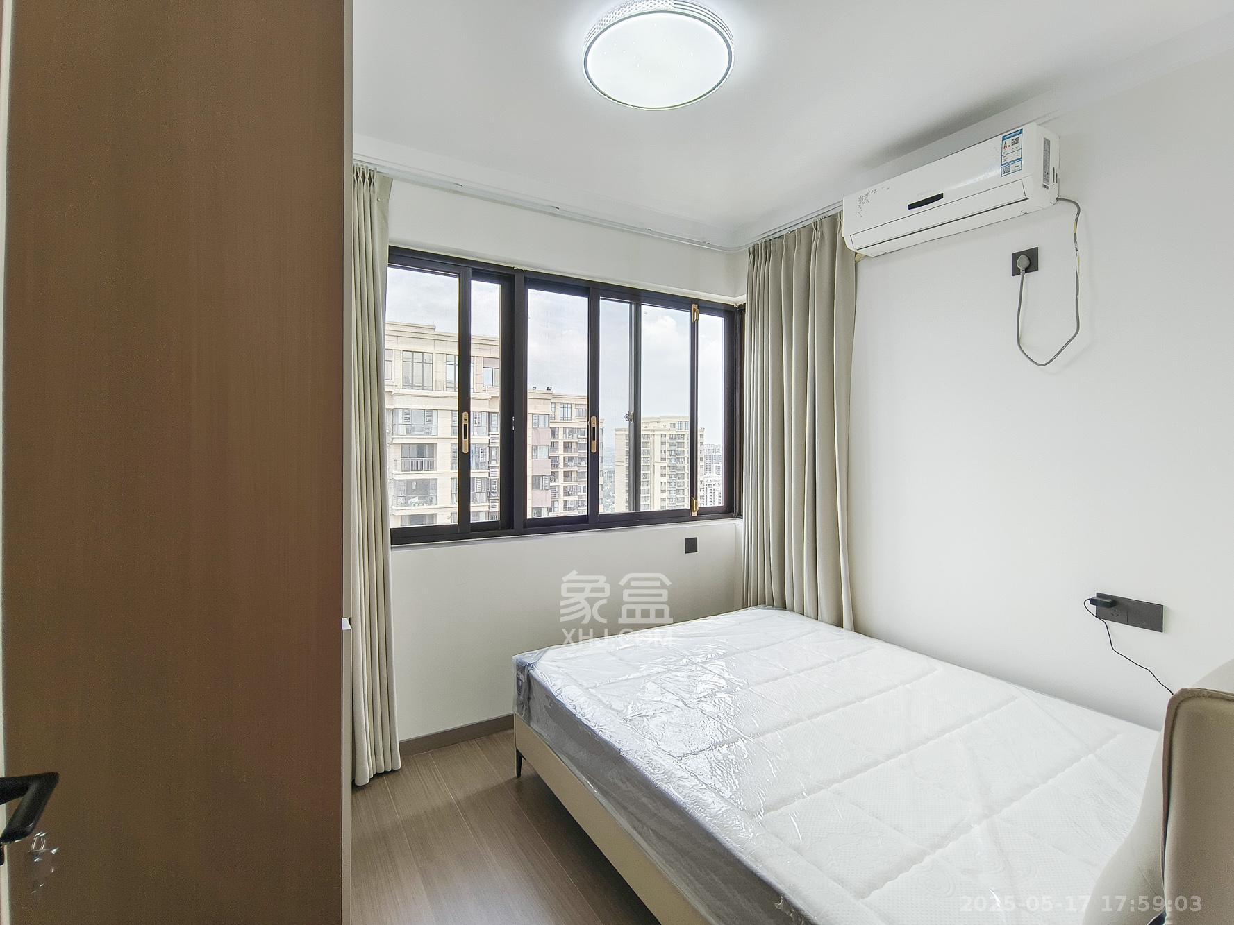 保利香槟国际 4室2厅2卫 99.8万 保利香槟国际 4室2厅2卫 99.8万卧室