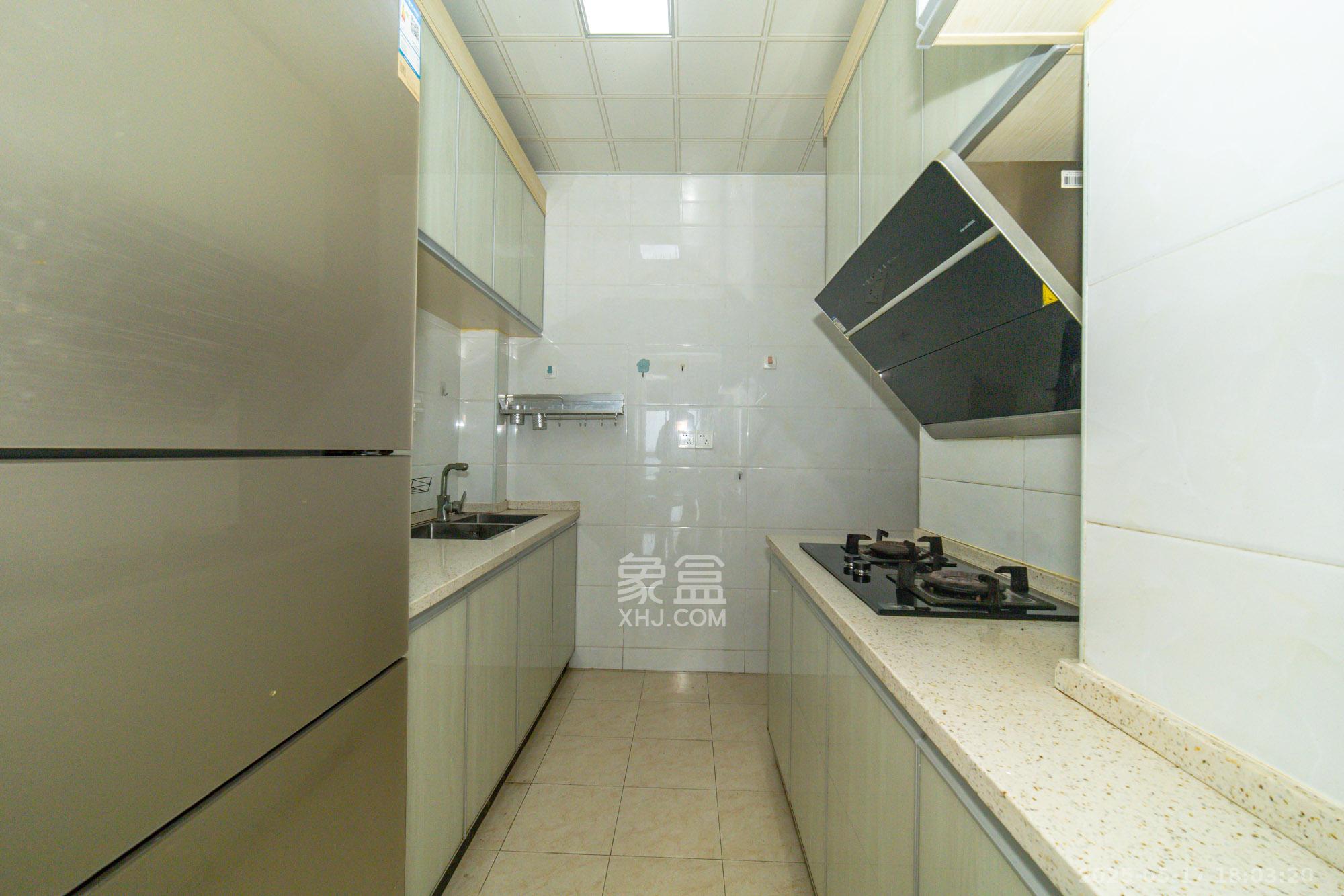 楚天世纪城西苑 3室2厅1卫 80.0万 楚天世纪城西苑 3室2厅1卫 80.0万厨房