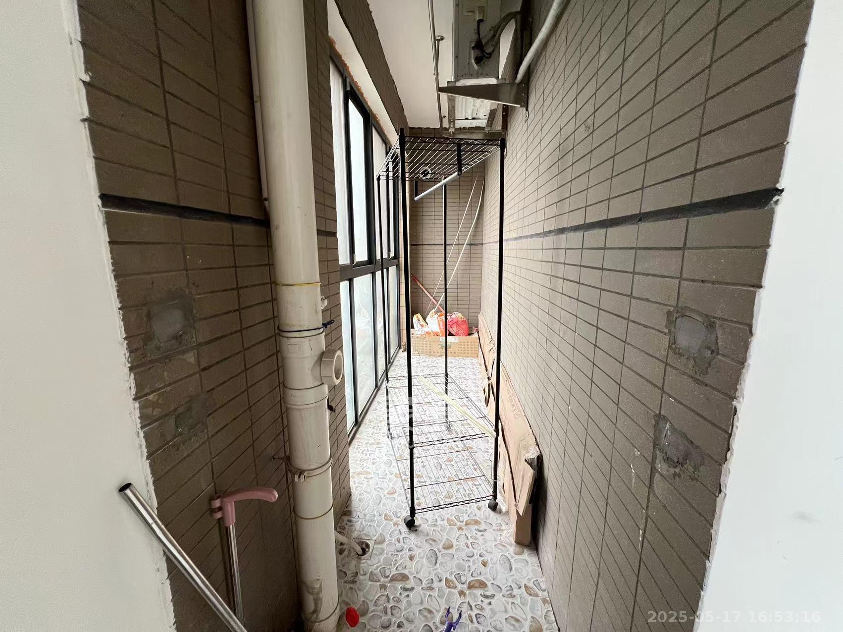 百纳广场（百纳公寓）  2室2厅1卫   2500.00元/月室内图