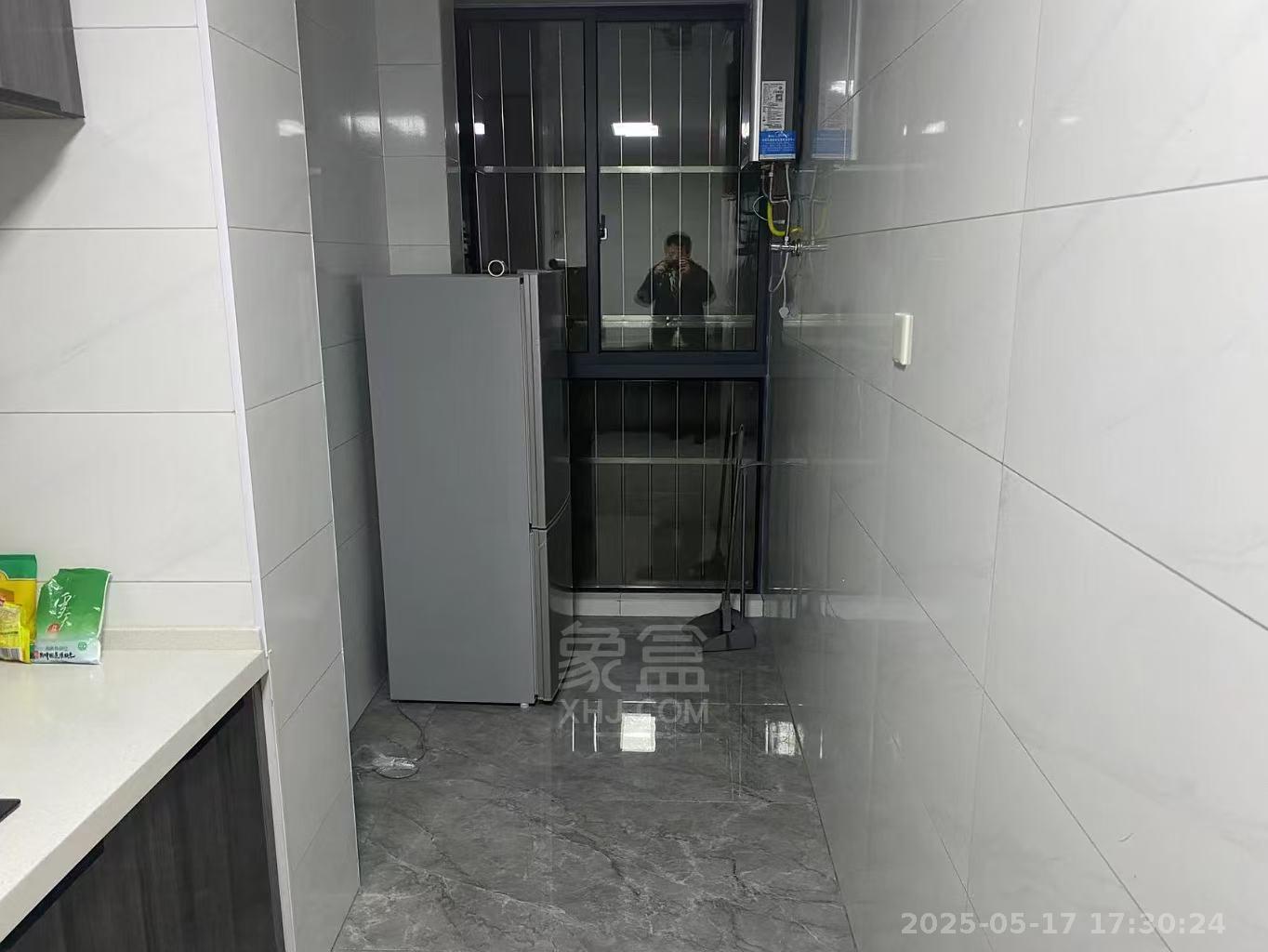 山水洲城华晨第一城  3室2厅1卫   1800.00元/月室内图