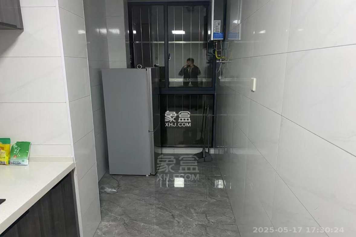 山水洲城华晨第一城 3室2厅1卫 1800.0元/月 山水洲城华晨第一城 3室2厅1卫 1800.0元/月室内图