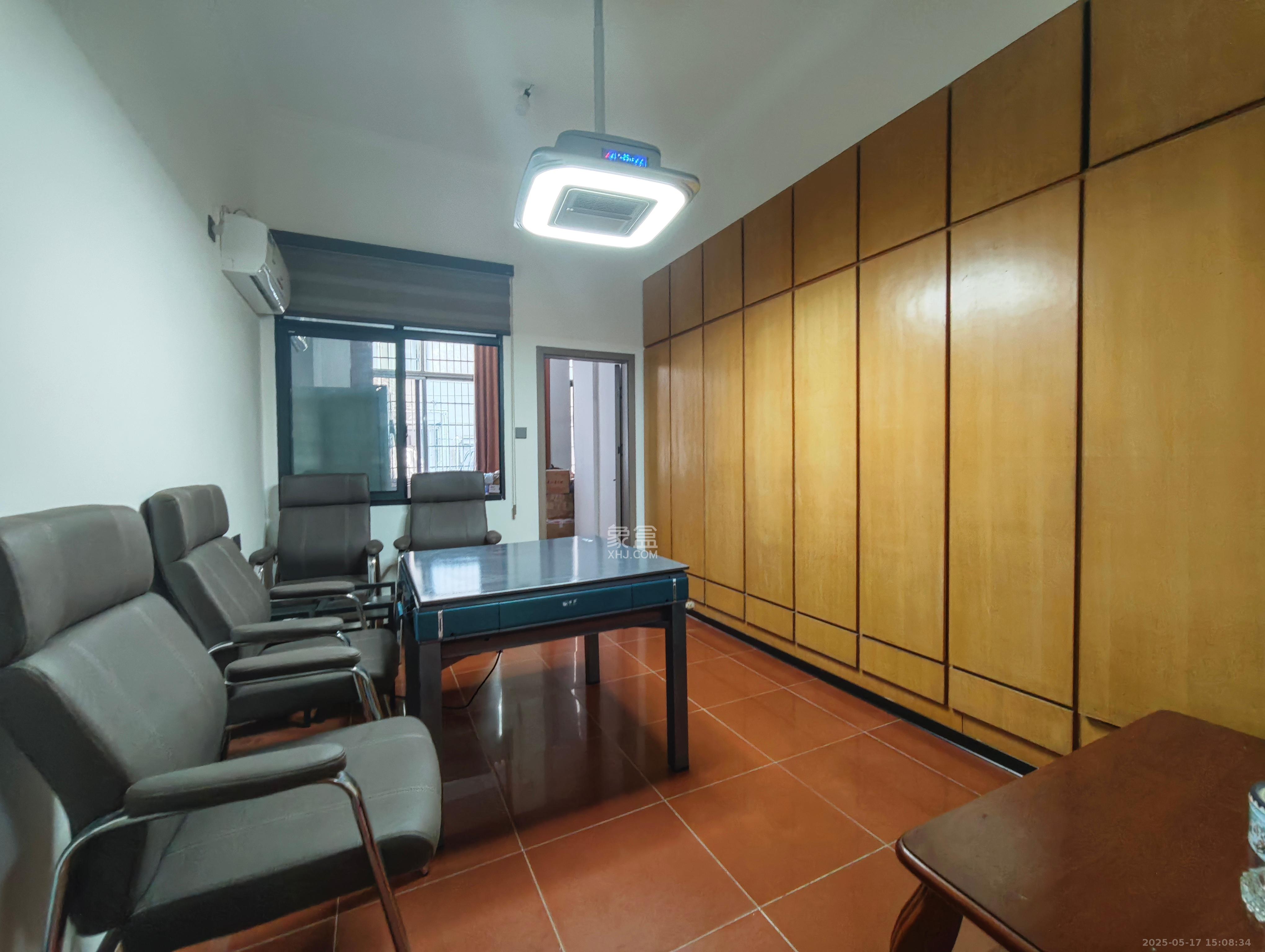 麻园公寓(下麻园岭40号) 3室2厅1卫 3500.0元/月 麻园公寓(下麻园岭40号) 3室2厅1卫 3500.0元/月室内图