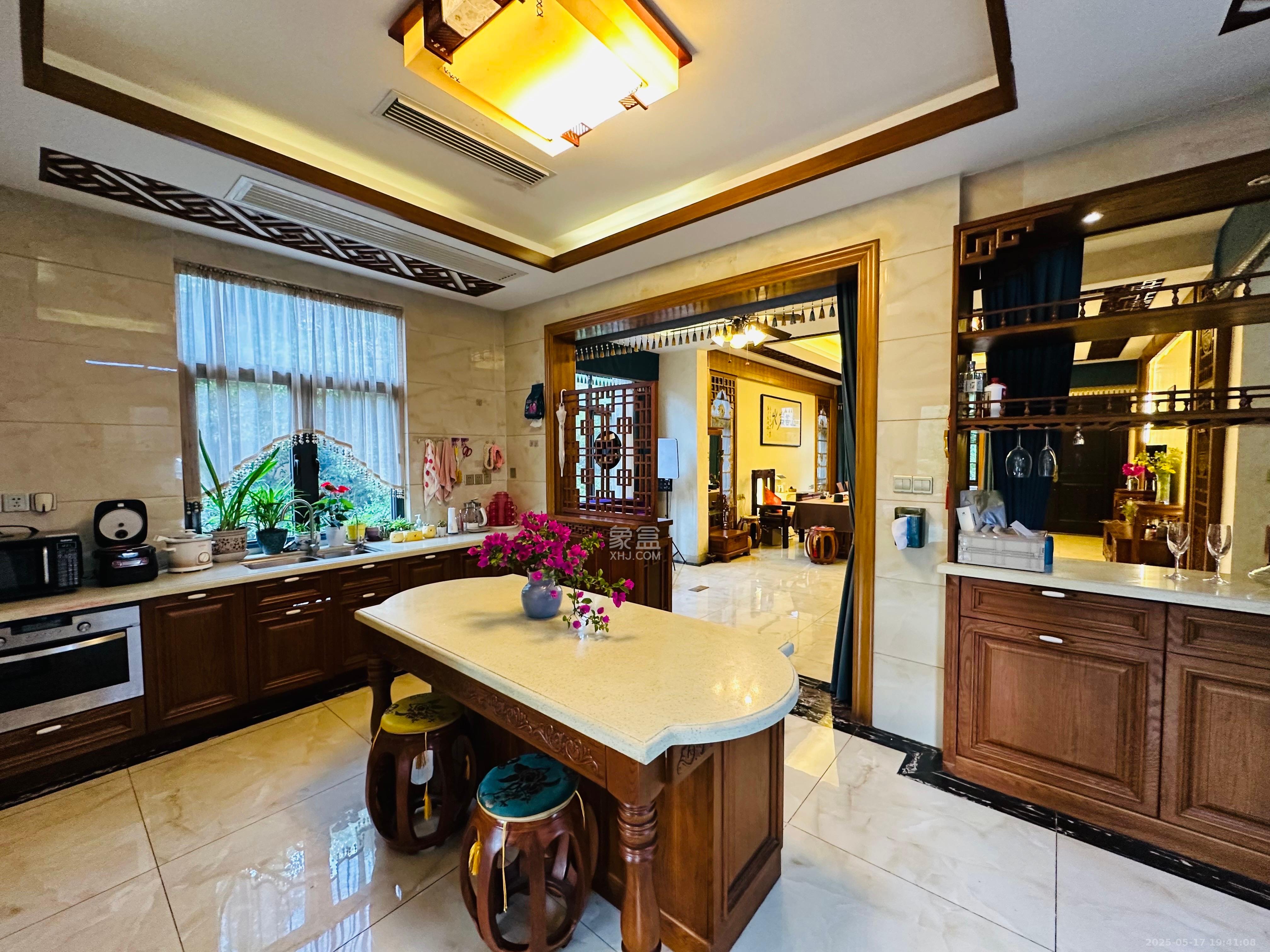 堤亚纳湾(深业沙河城) 8室2厅4卫 16800.0元/月 堤亚纳湾(深业沙河城) 8室2厅4卫 16800.0元/月室内图