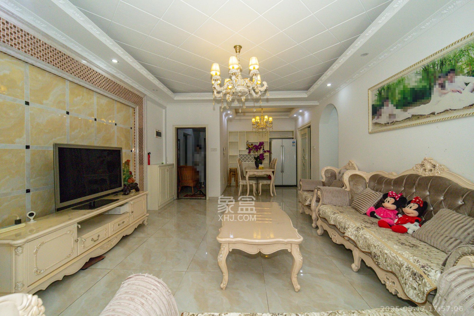 楚天世纪城东苑 3室2厅1卫 76.0万 楚天世纪城东苑 3室2厅1卫 76.0万客厅