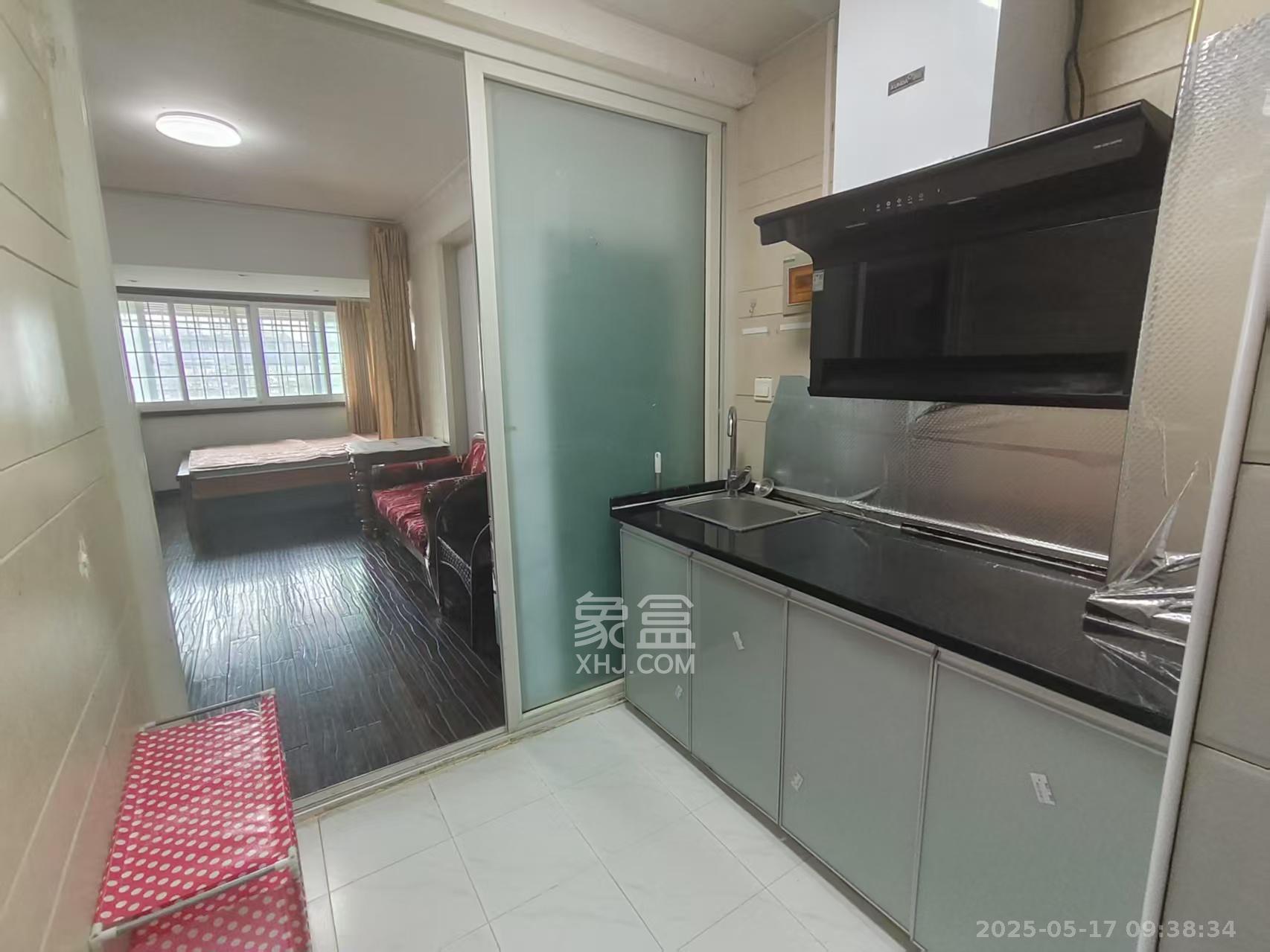 家龙湾小区(人民西路155号) 2室0厅1卫 2600.0元/月 家龙湾小区(人民西路155号) 2室0厅1卫 2600.0元/月室内图