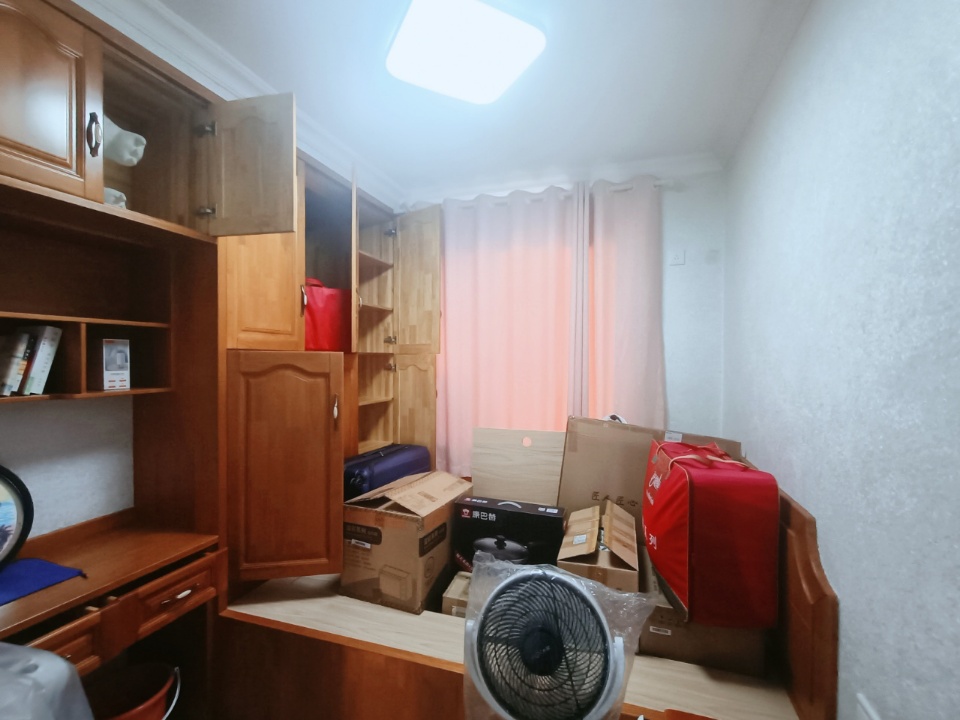 碧桂园 3室2厅2卫 1700.0元/月 碧桂园 3室2厅2卫 1700.0元/月室内图