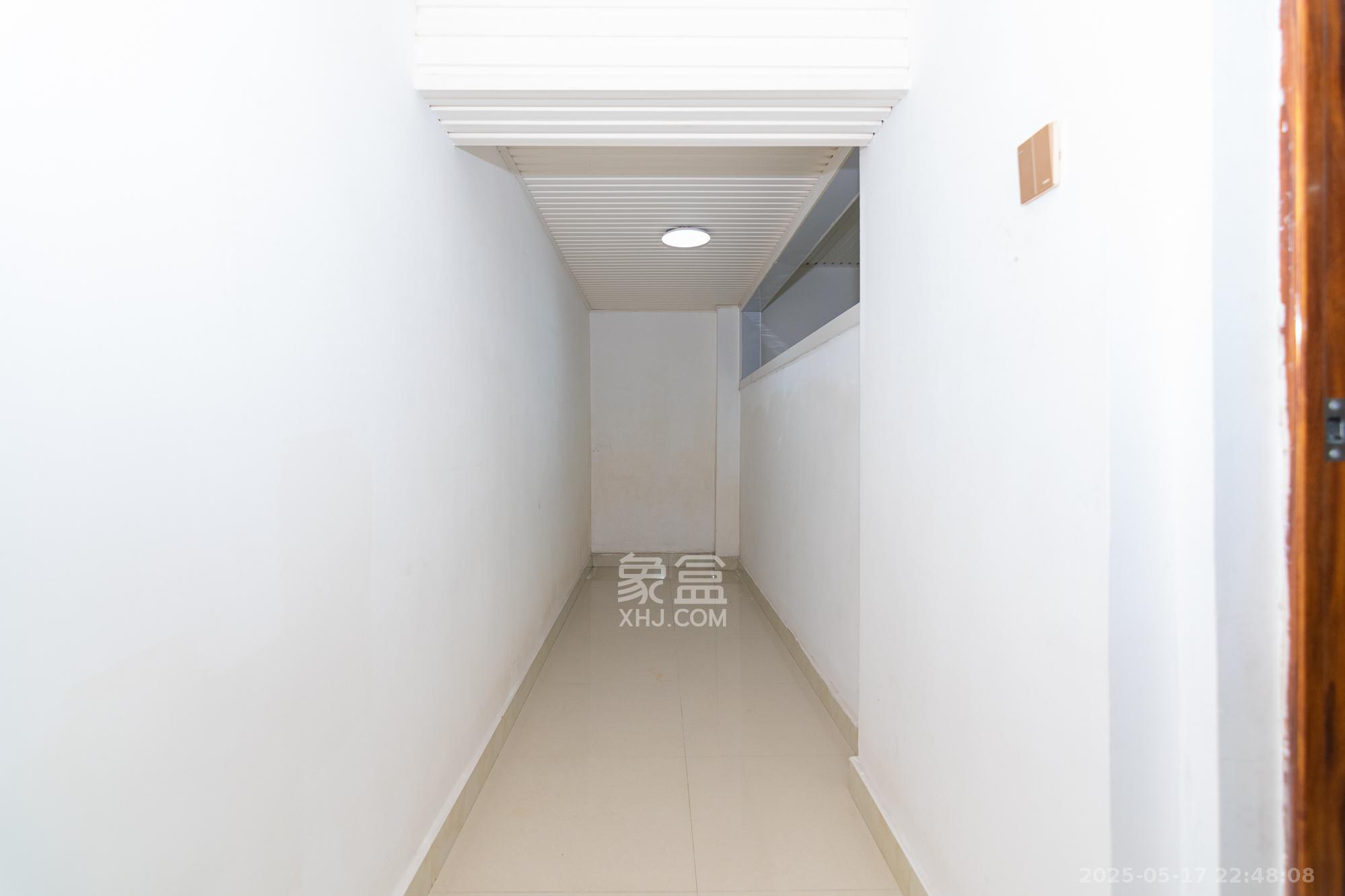 金地三千府(金地湖山樾、金地自在城) 5室2厅3卫 178.0万 金地三千府(金地湖山樾、金地自在城) 5室2厅3卫 178.0万其他