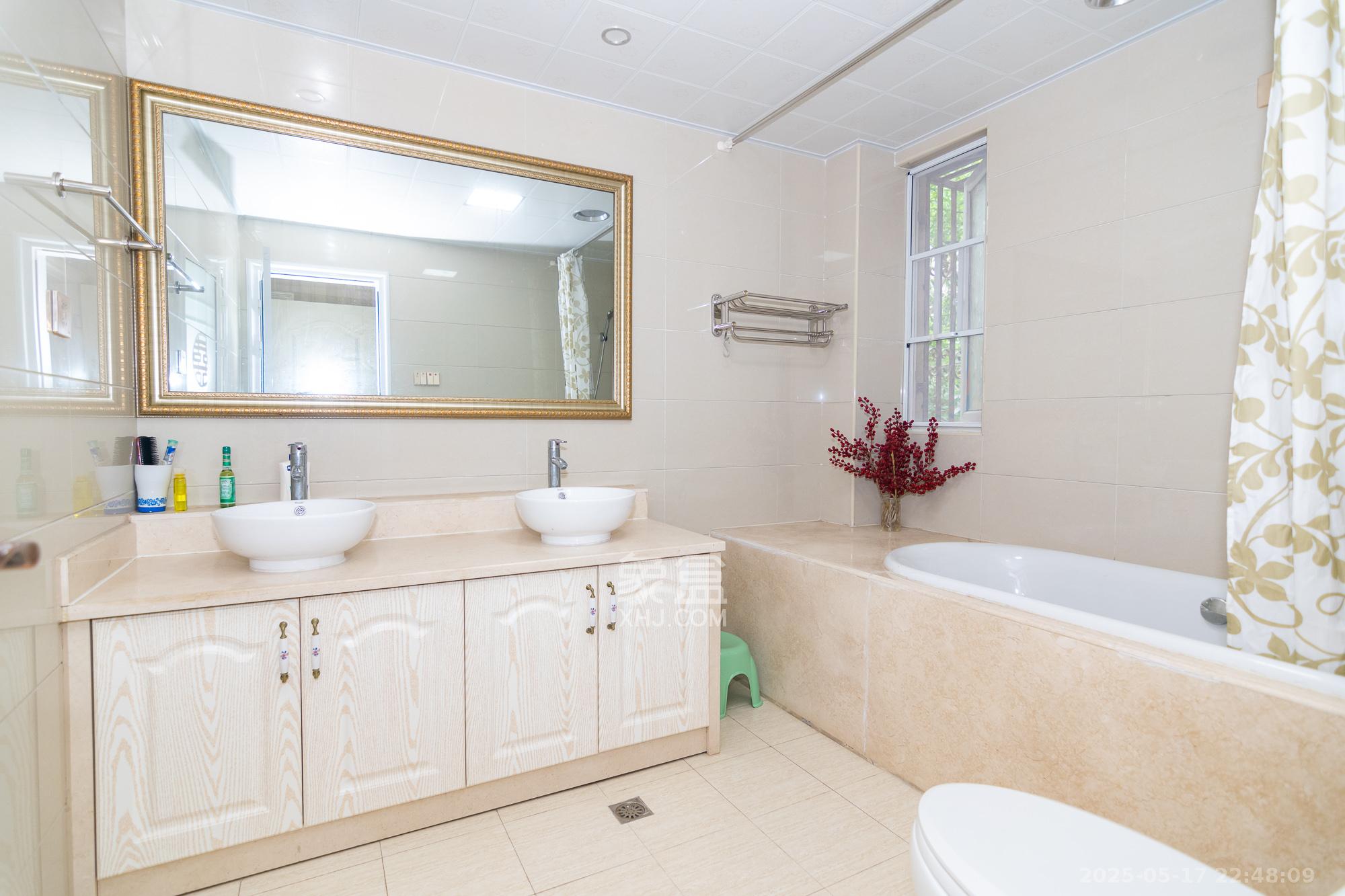 金地三千府(金地湖山樾、金地自在城) 5室2厅3卫 178.0万 金地三千府(金地湖山樾、金地自在城) 5室2厅3卫 178.0万卫生间