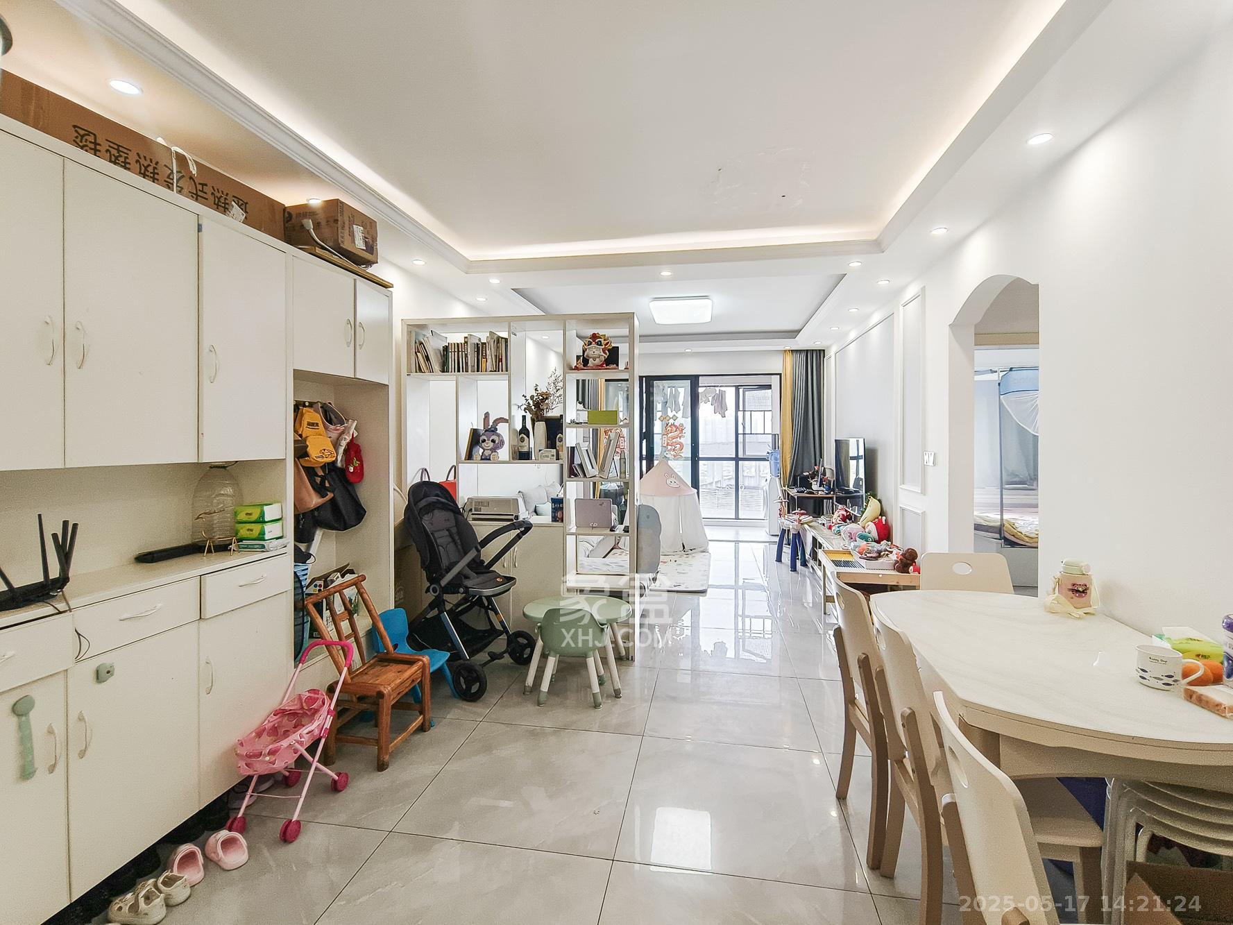 星城春晓 2室2厅1卫 65.0万 星城春晓 2室2厅1卫 65.0万客厅