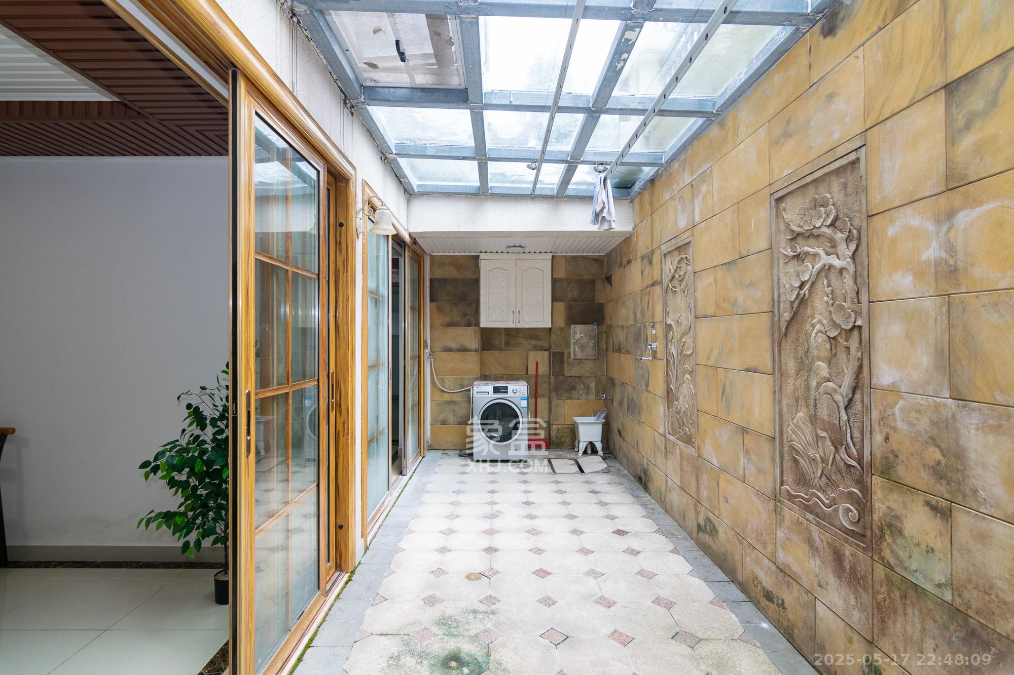 金地三千府(金地湖山樾、金地自在城) 5室2厅3卫 178.0万 金地三千府(金地湖山樾、金地自在城) 5室2厅3卫 178.0万其他