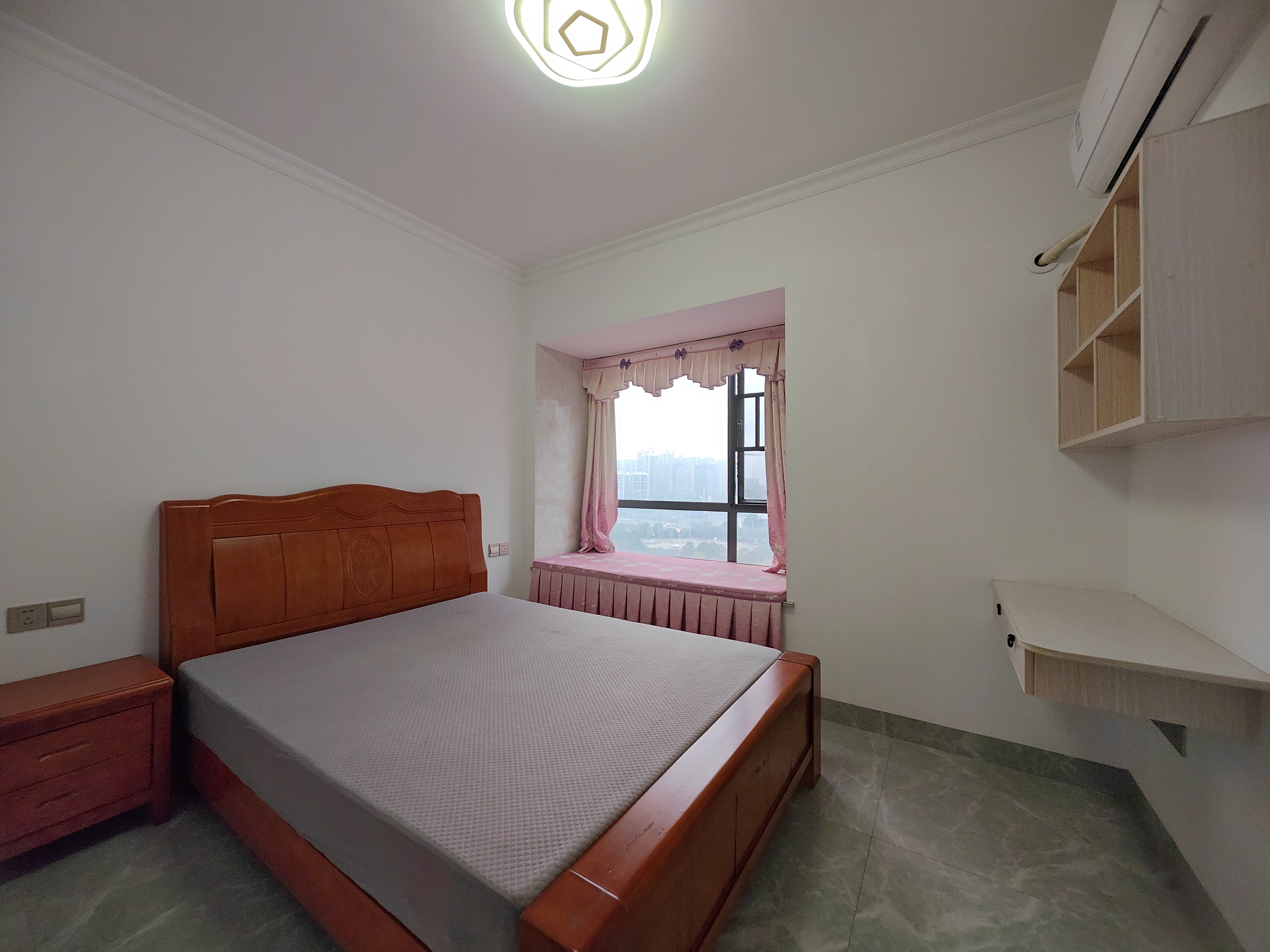 珠江愉景南苑(一、二、三、四期) 3室2厅1卫 2300.0元/月 珠江愉景南苑(一、二、三、四期) 3室2厅1卫 2300.0元/月室内图