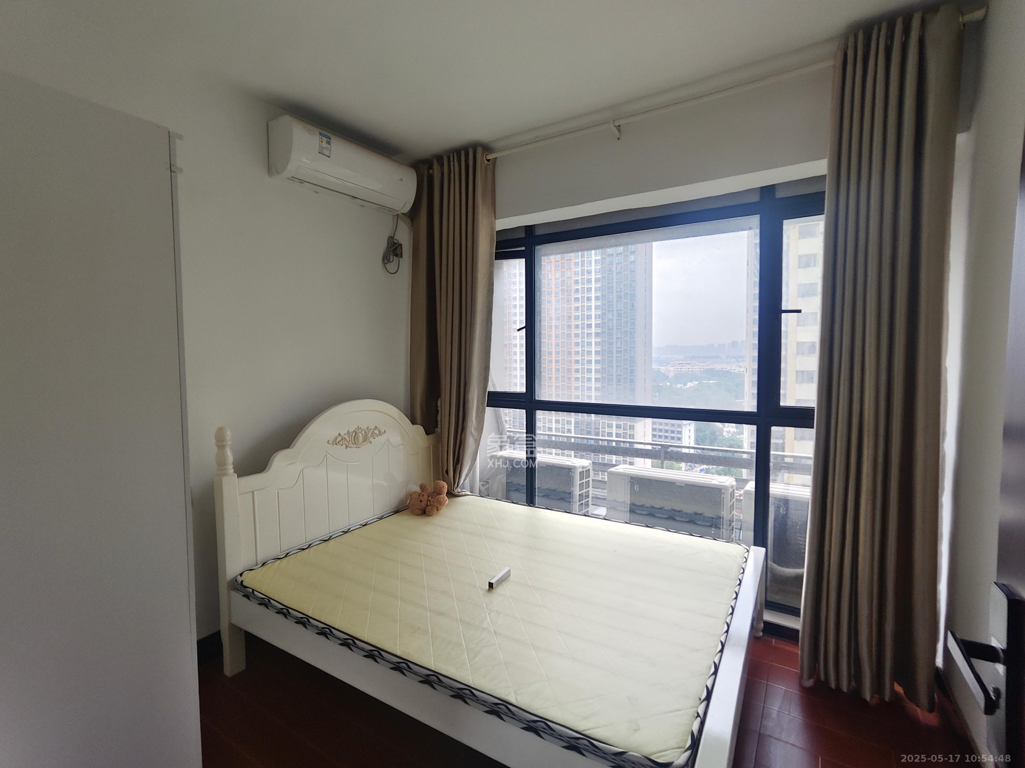 好莱城(弘德西街)  4室2厅2卫    3200.0元/月 好莱城(弘德西街)  4室2厅2卫    3200.0元/月室内图