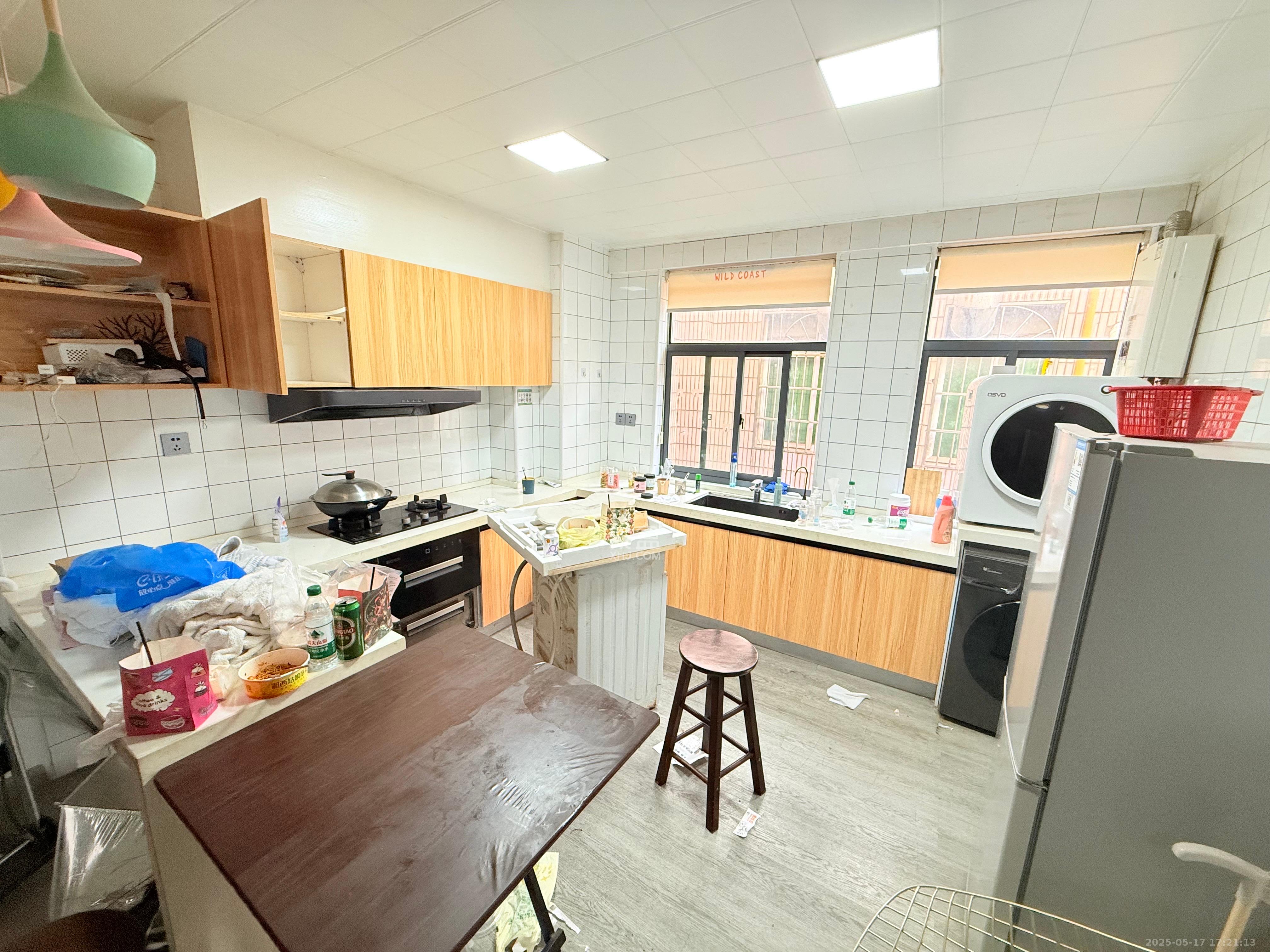 汇源大厦 3室1厅1卫 4200.0元/月 汇源大厦 3室1厅1卫 4200.0元/月室内图