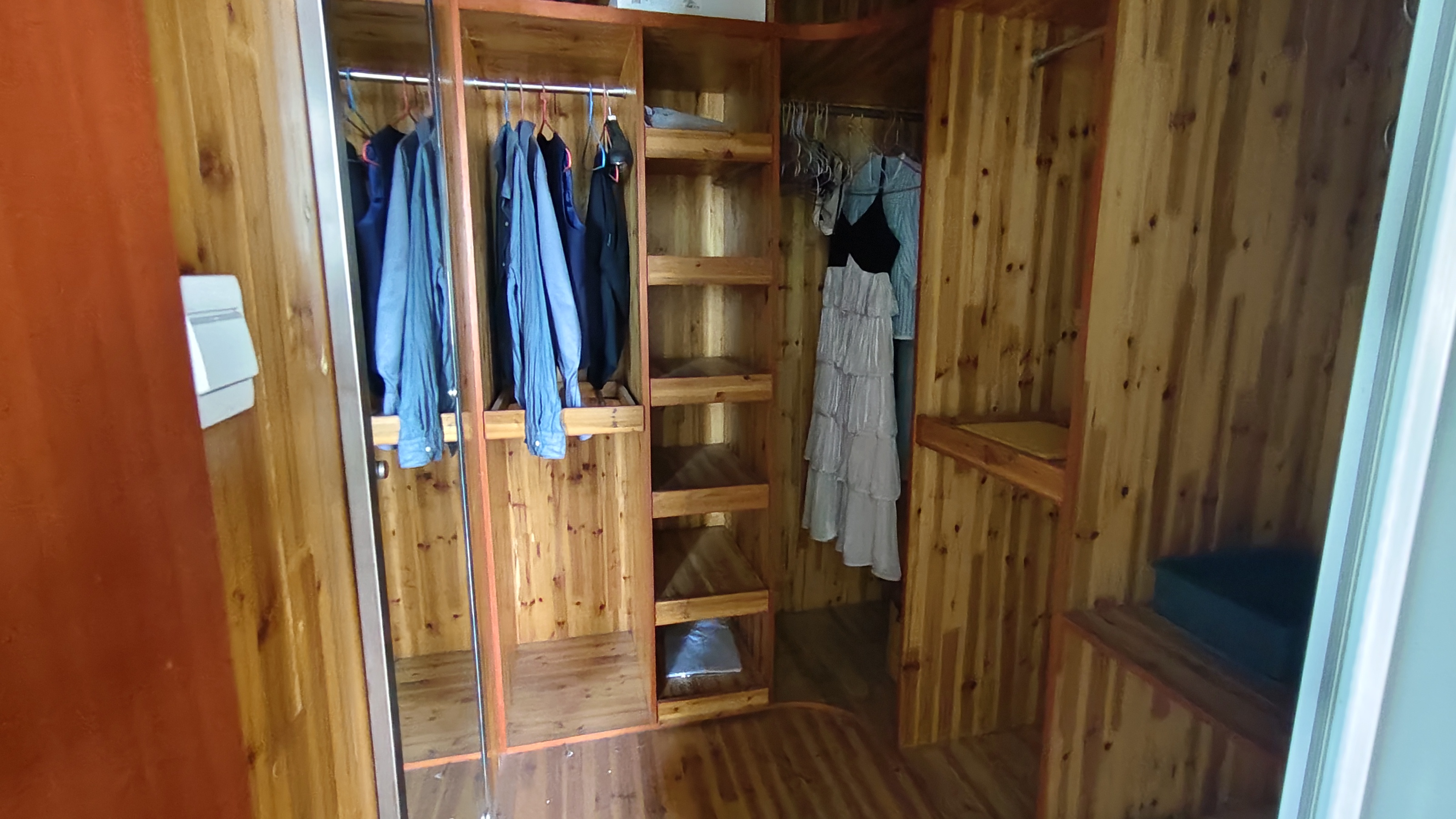 马良小区  3室2厅2卫   1000.00元/月室内图