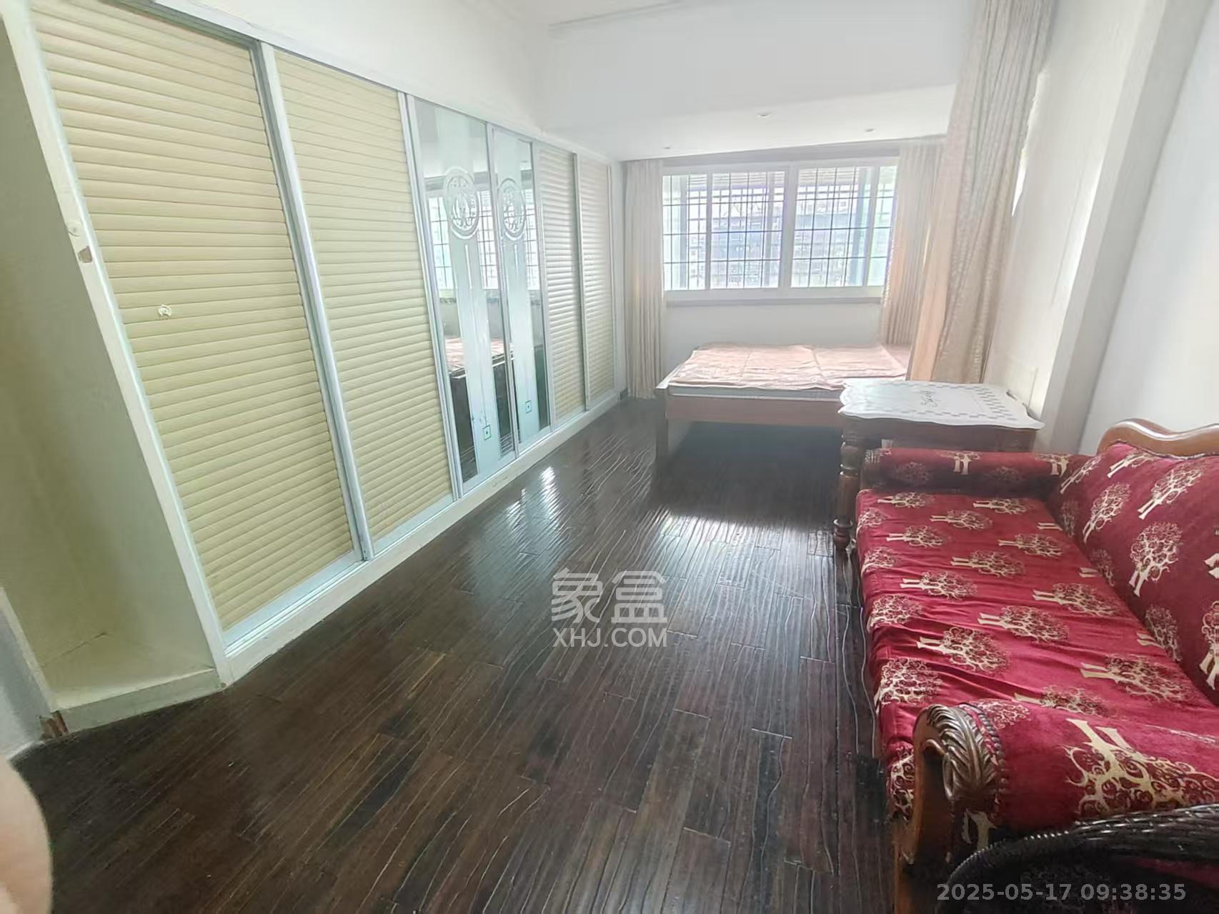 家龙湾小区(人民西路155号) 2室0厅1卫 2600.0元/月 家龙湾小区(人民西路155号) 2室0厅1卫 2600.0元/月室内图