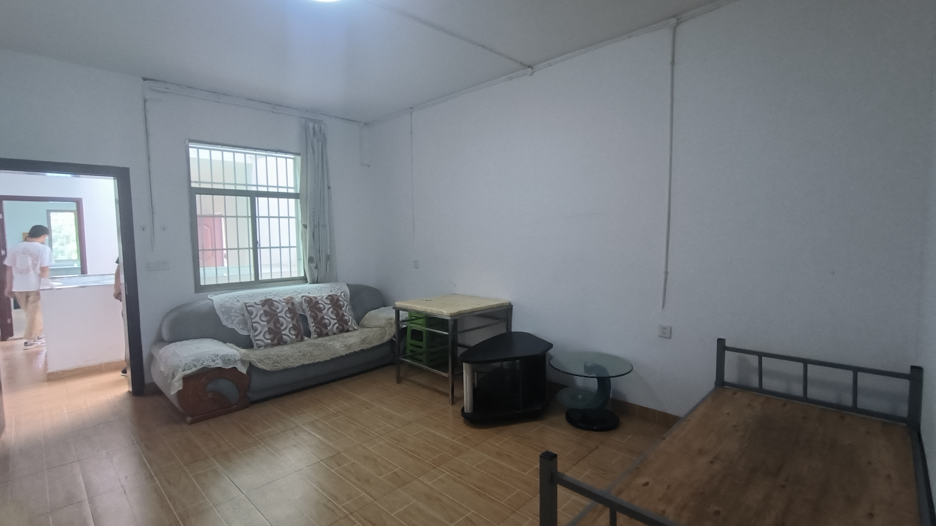 立新一小区 1室0厅0卫 800.0元/月 立新一小区 1室0厅0卫 800.0元/月室内图