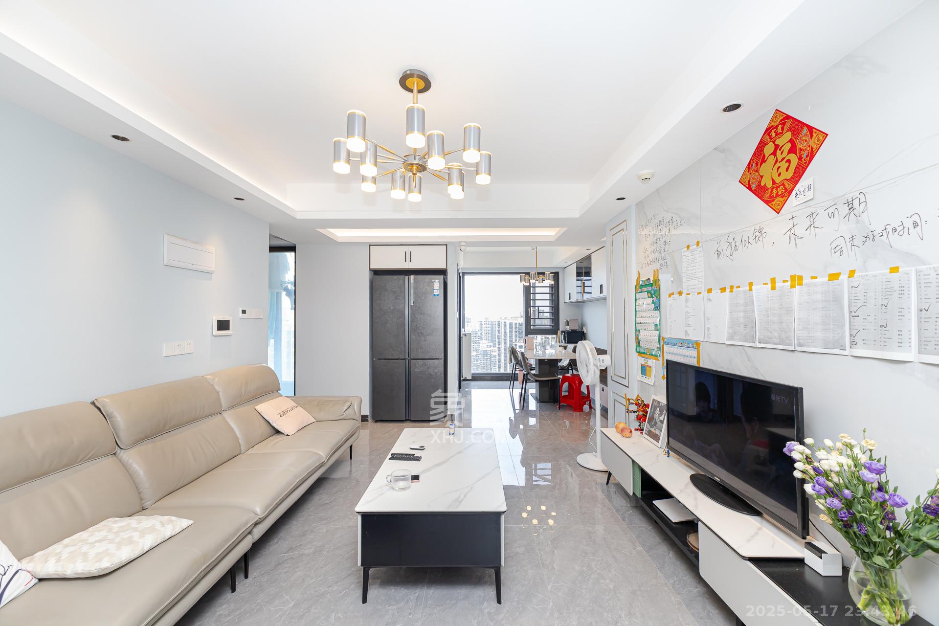 明发阅江悦府 3室2厅2卫 112.0万 明发阅江悦府 3室2厅2卫 112.0万客厅