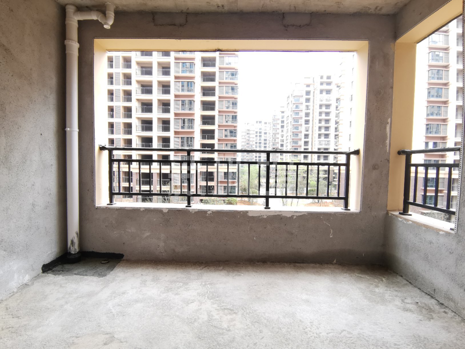 天门壹号 4室2厅2卫 69.8万 天门壹号 4室2厅2卫 69.8万客厅