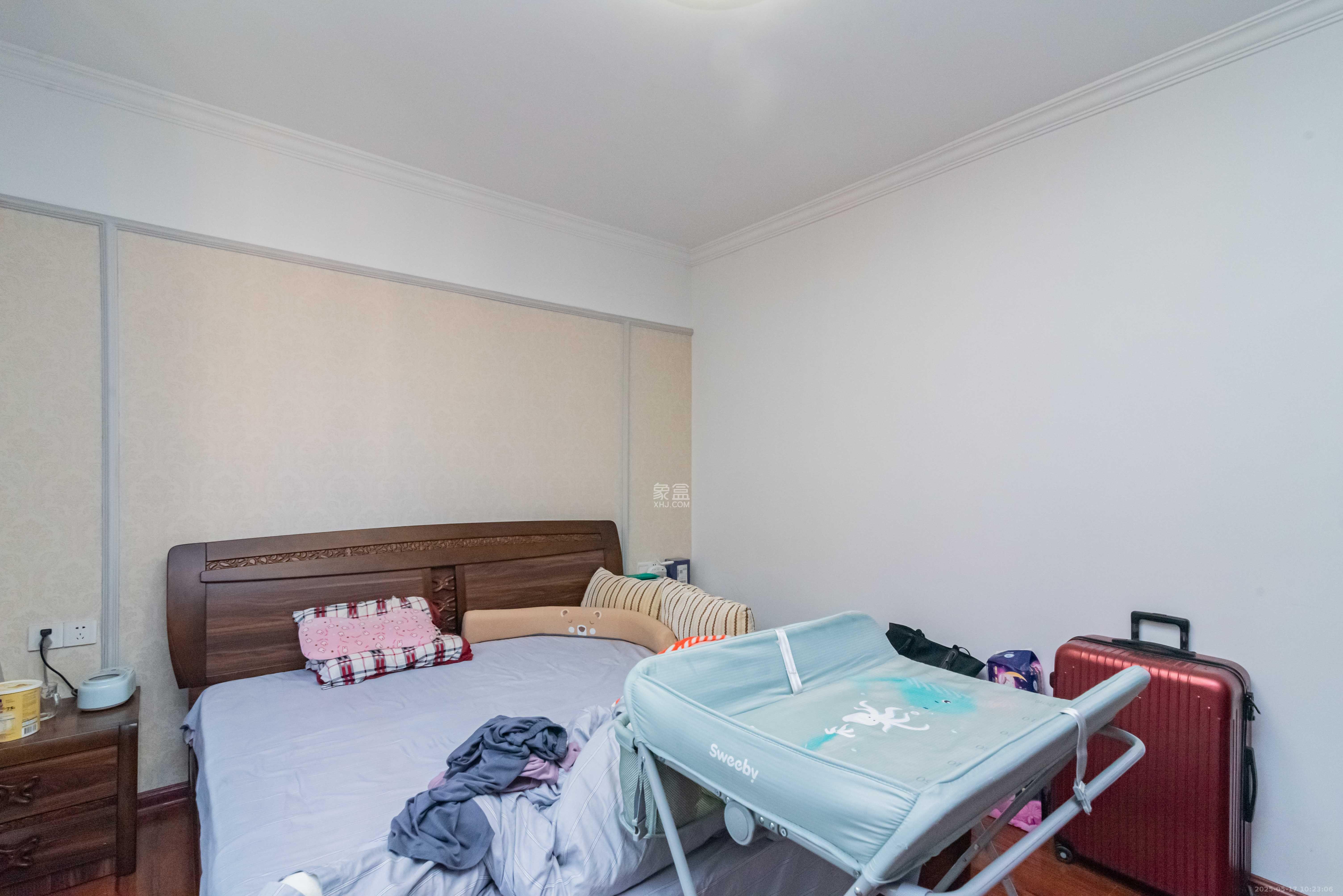 悦湖山 3室2厅2卫 2500.0元/月 悦湖山 3室2厅2卫 2500.0元/月室内图