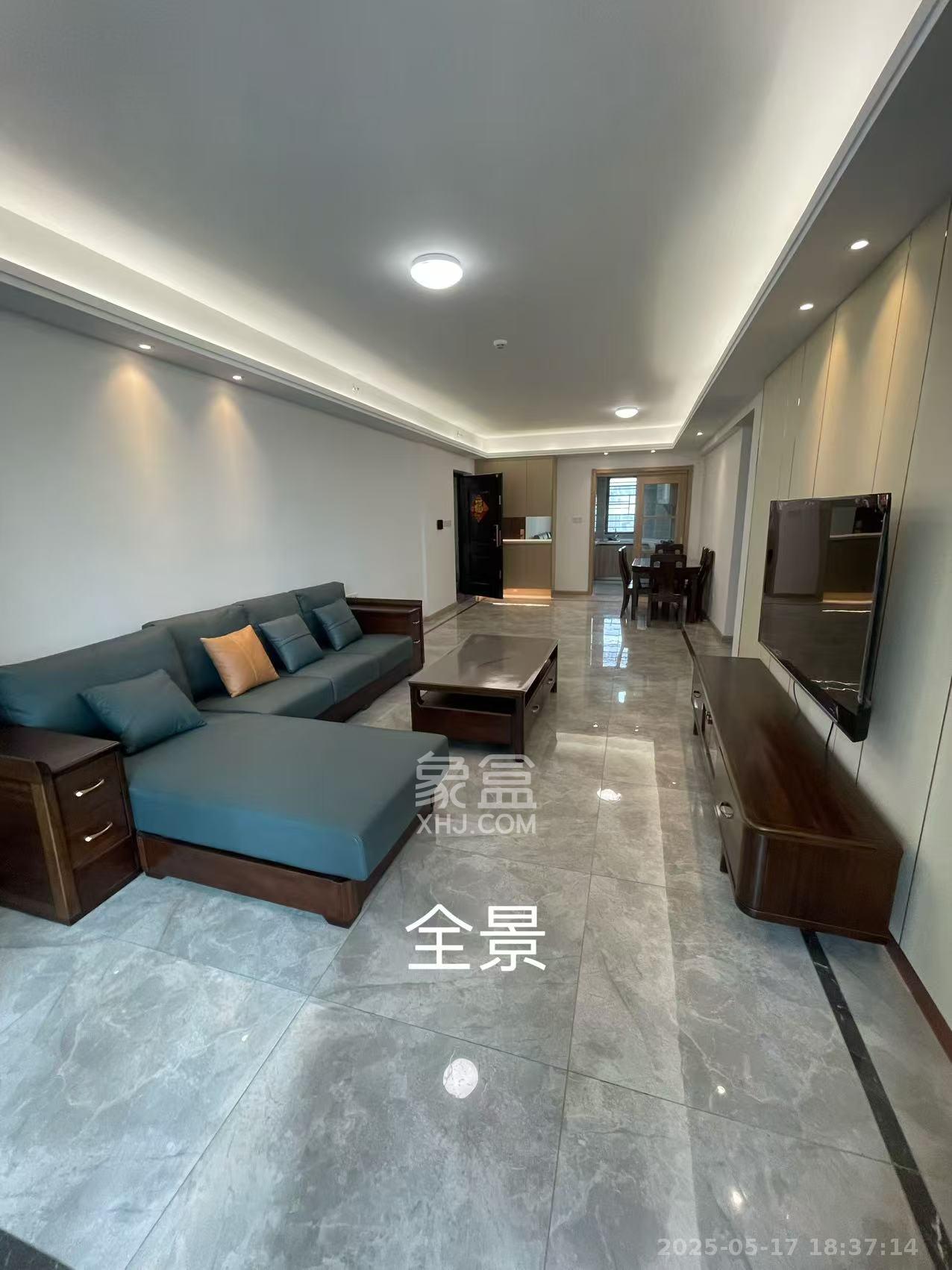 南山梅溪一方  4室2厅2卫   3900.00元/月