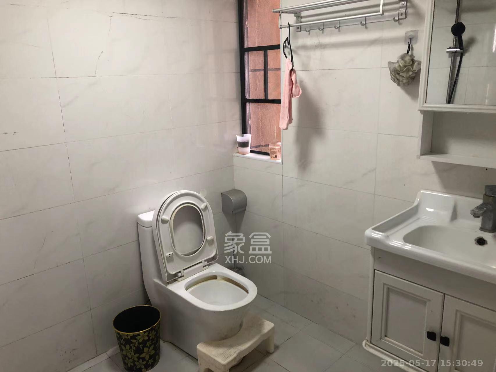 荣盛花语书苑 3室2厅1卫 2500.0元/月 荣盛花语书苑 3室2厅1卫 2500.0元/月室内图