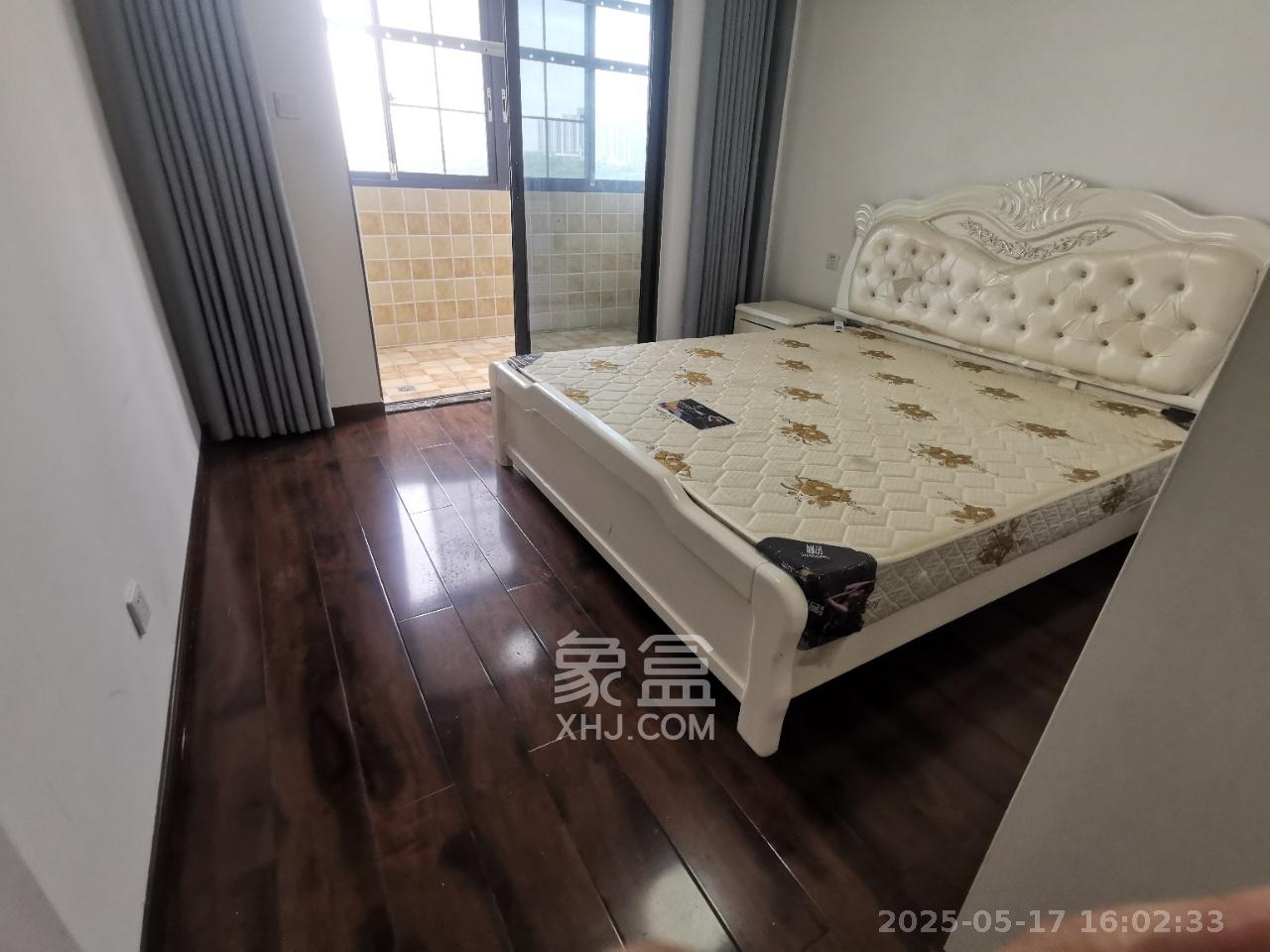 金轮星光名座  1室2厅1卫   2700.00元/月室内图