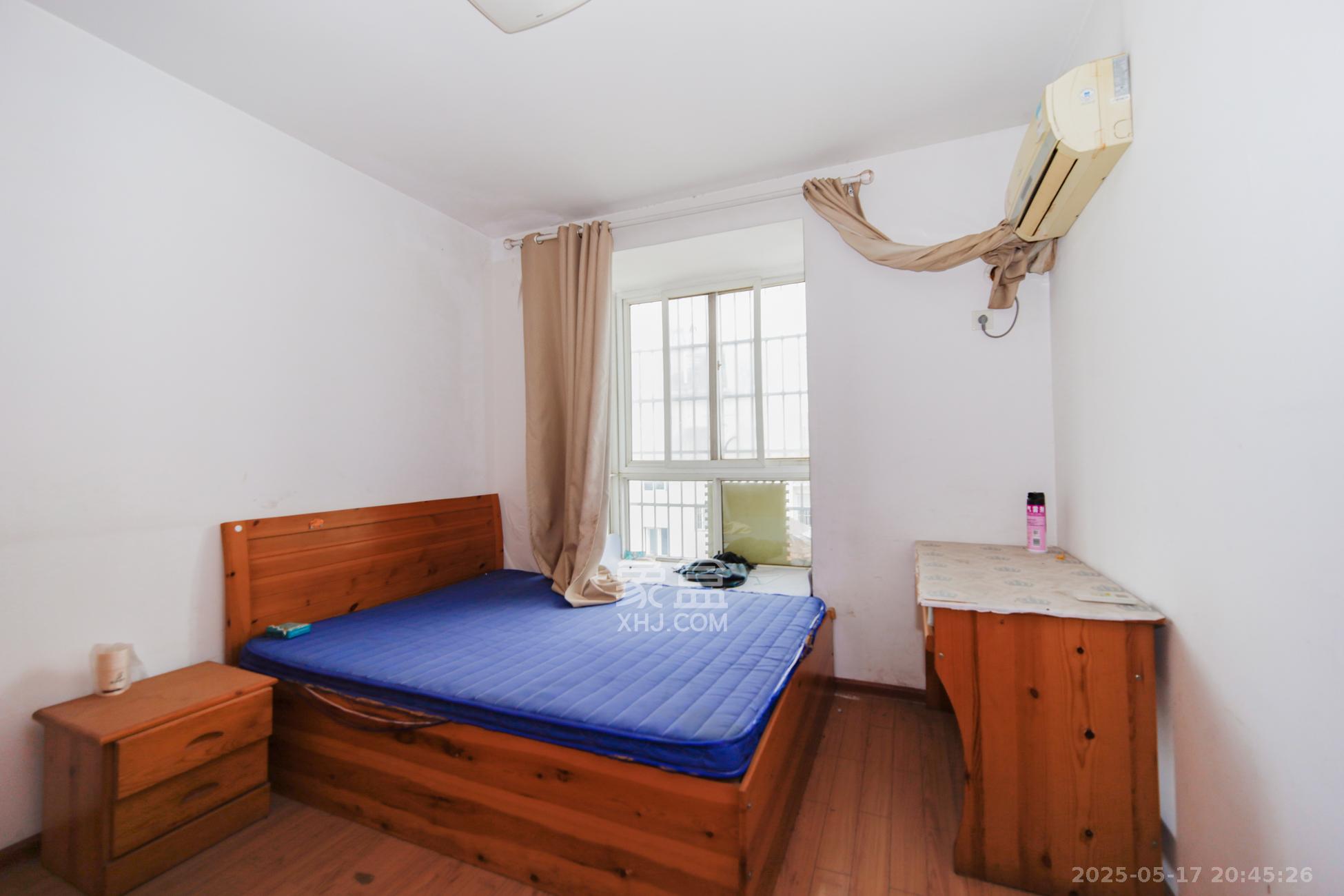 东方名都百草园  3室2厅1卫    38.0万卧室