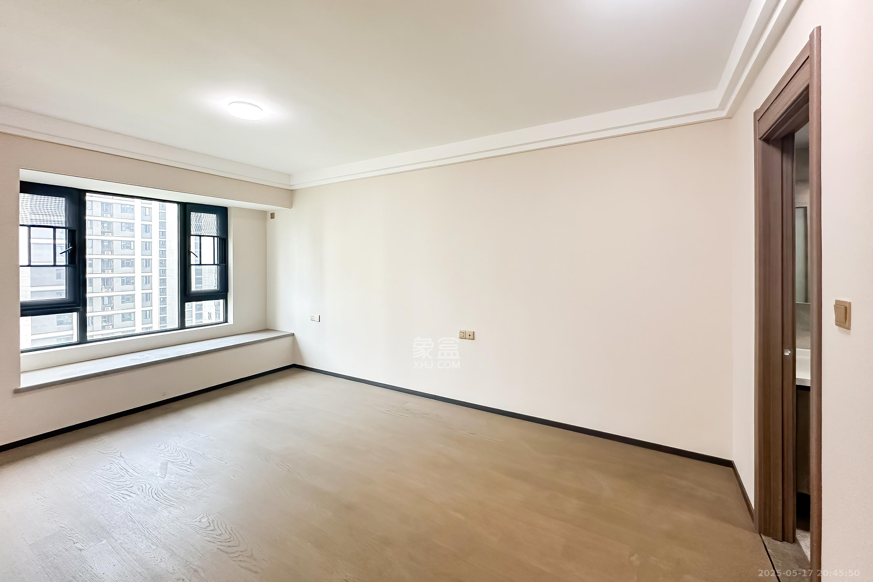 中海阅麓山二期  3室2厅1卫    140.0万 中海阅麓山二期  3室2厅1卫    140.0万卧室