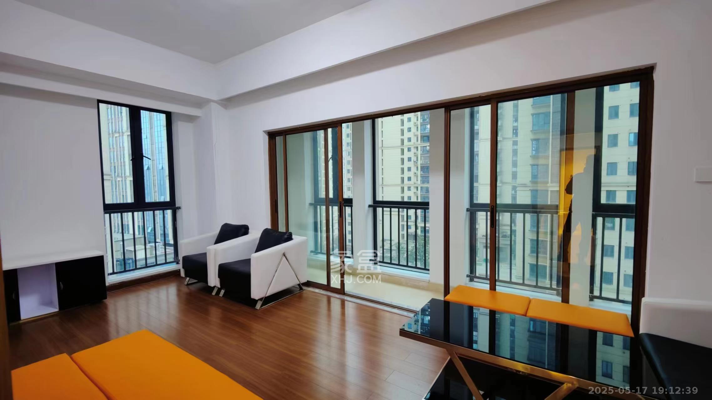 荣泰广场 2室2厅1卫 1800.0元/月 荣泰广场 2室2厅1卫 1800.0元/月室内图