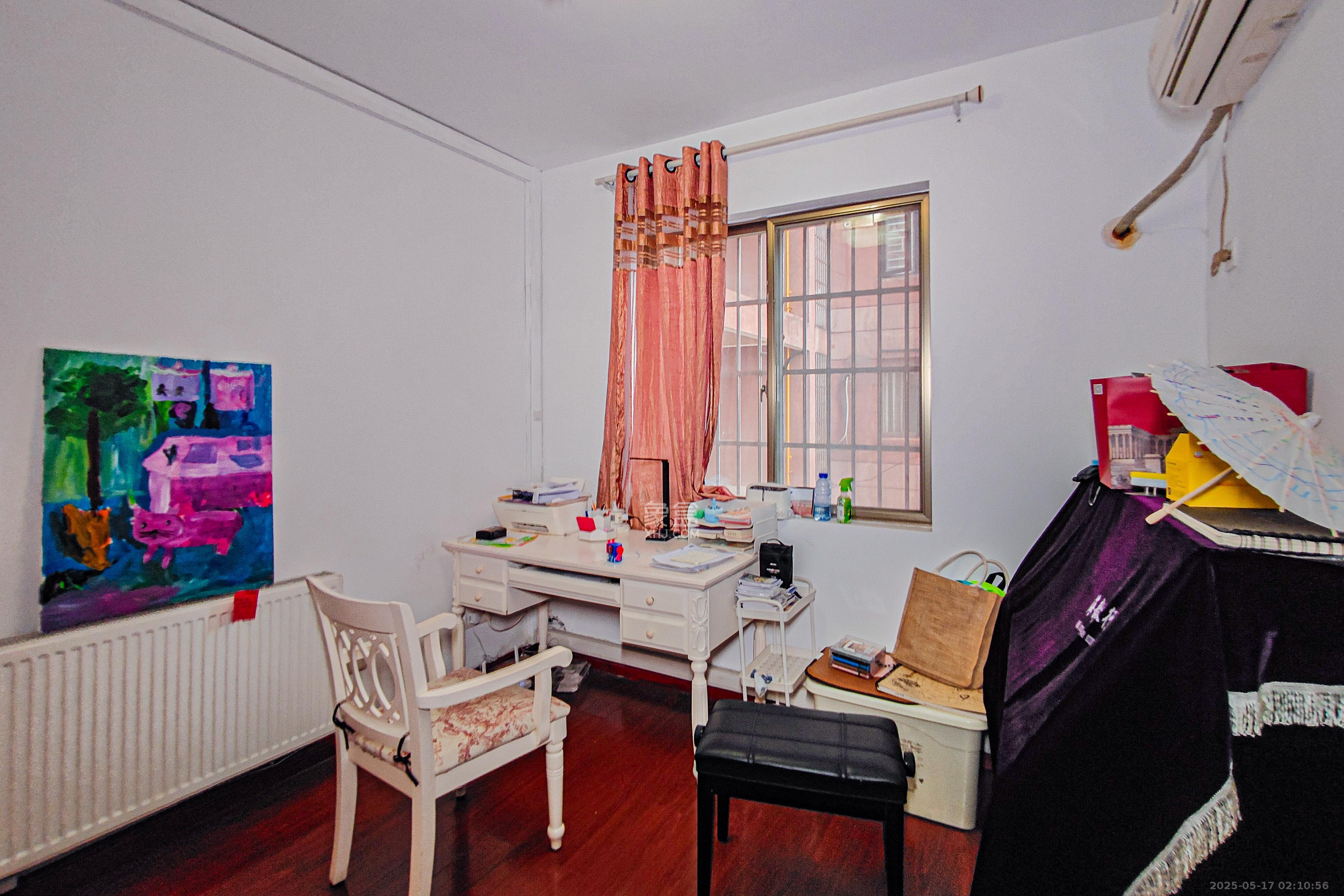 中天枫景园 4室2厅2卫 310.0万 中天枫景园 4室2厅2卫 310.0万卧室