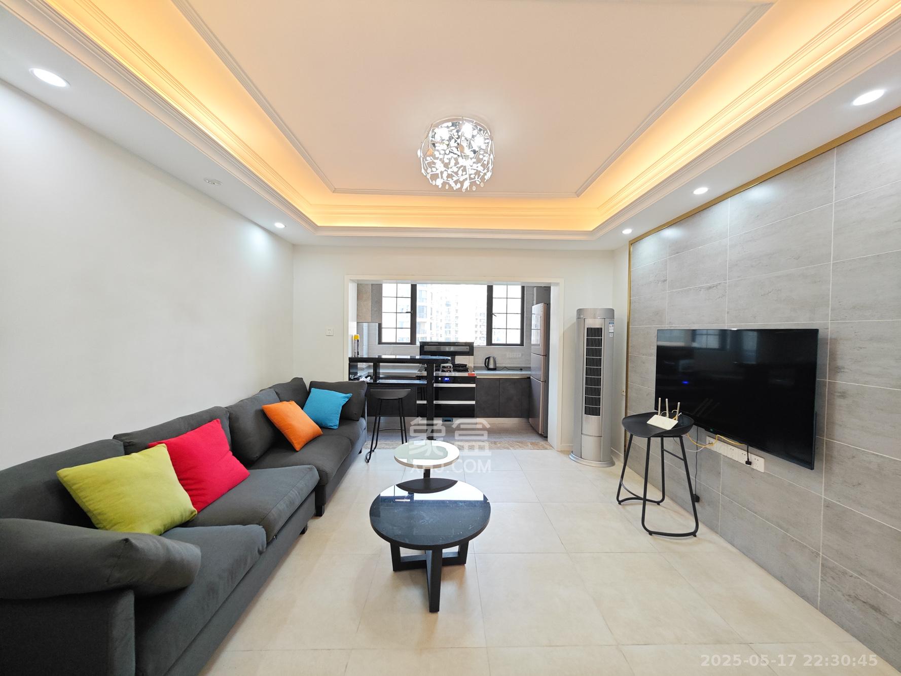 宏聚地中海  2室2厅2卫    63.0万 宏聚地中海  2室2厅2卫    63.0万客厅