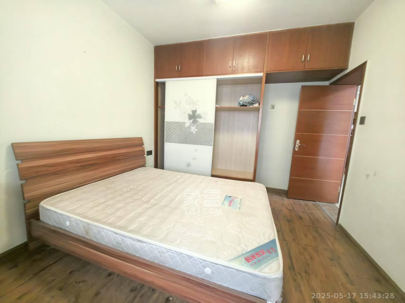 好家园  2室1厅1卫   1800.00元/月室内图