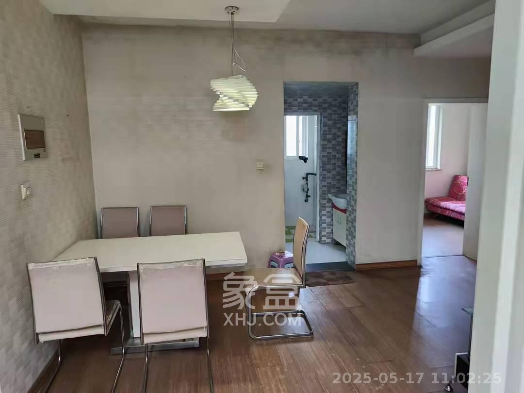 锦绣家园  3室1厅1卫   2400.00元/月室内图