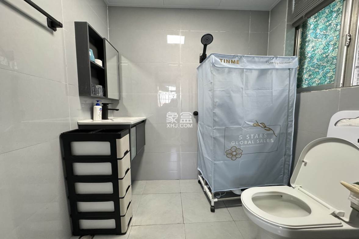 宏力大厦(宏历商业广场) 4室2厅1卫 2700.00元/月 宏力大厦(宏历商业广场) 4室2厅1卫 2700.00元/月室内图