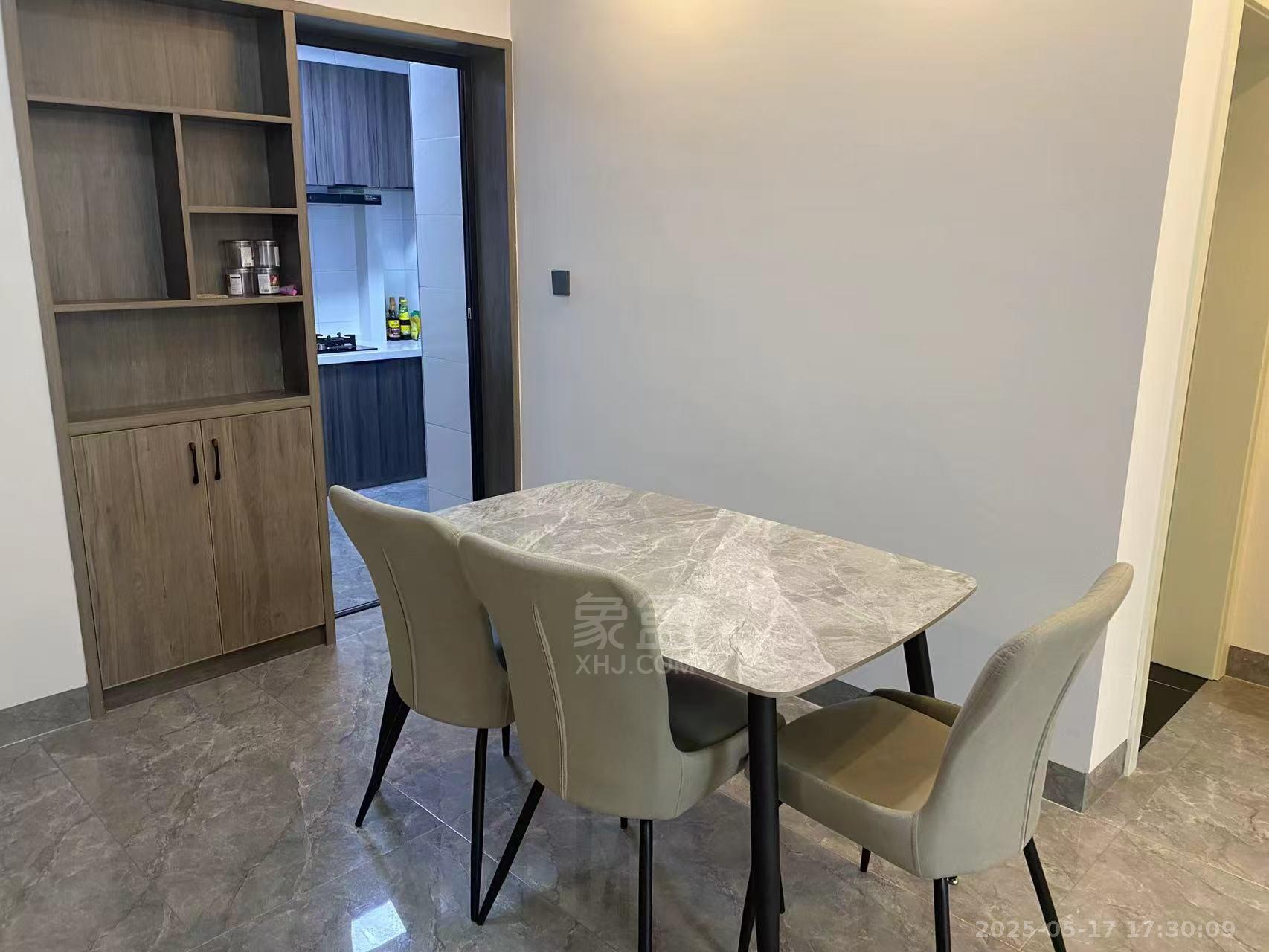 山水洲城华晨第一城 3室2厅1卫 1800.0元/月 山水洲城华晨第一城 3室2厅1卫 1800.0元/月室内图