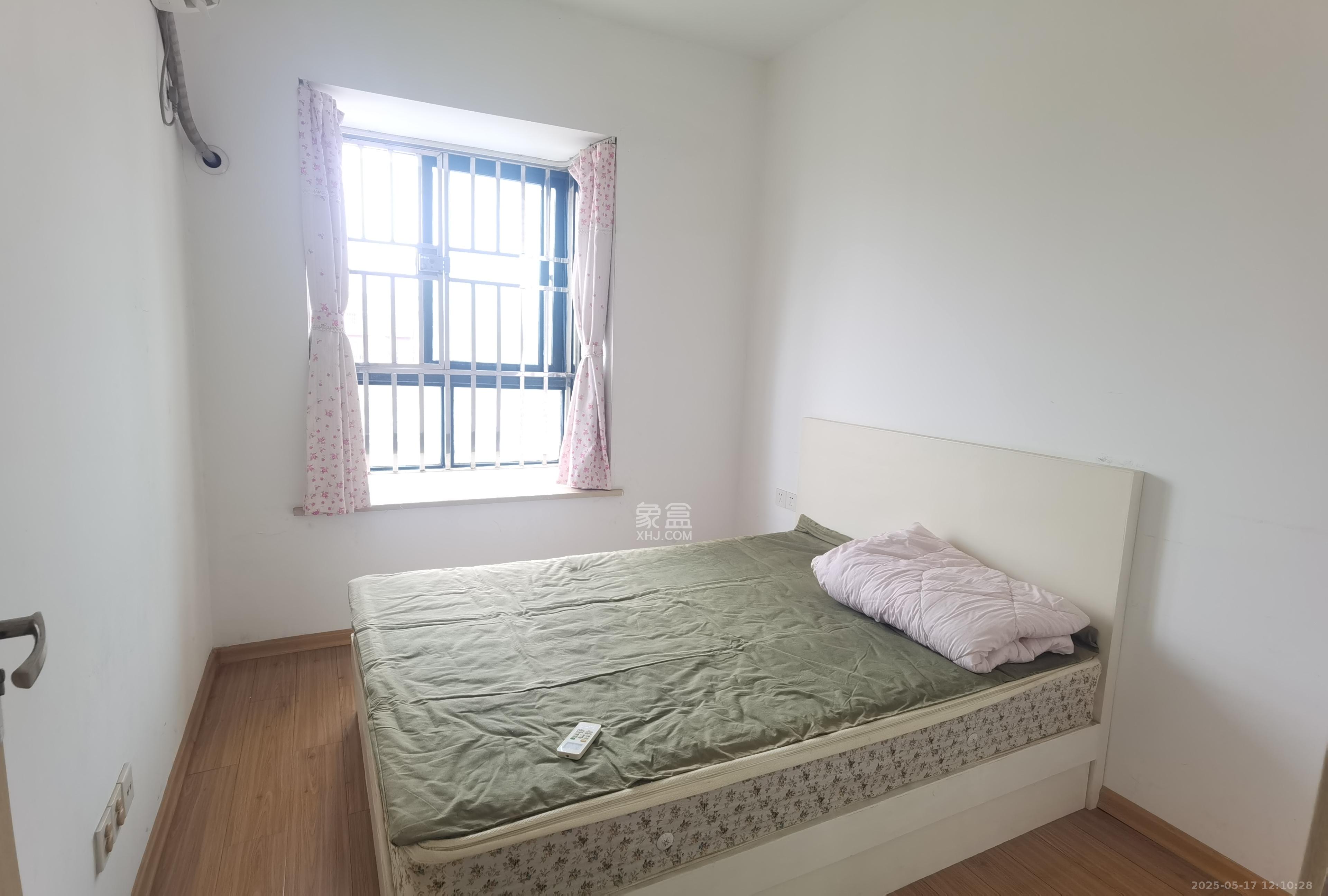 银盘鑫城 3室2厅1卫 1600.0元/月 银盘鑫城 3室2厅1卫 1600.0元/月室内图