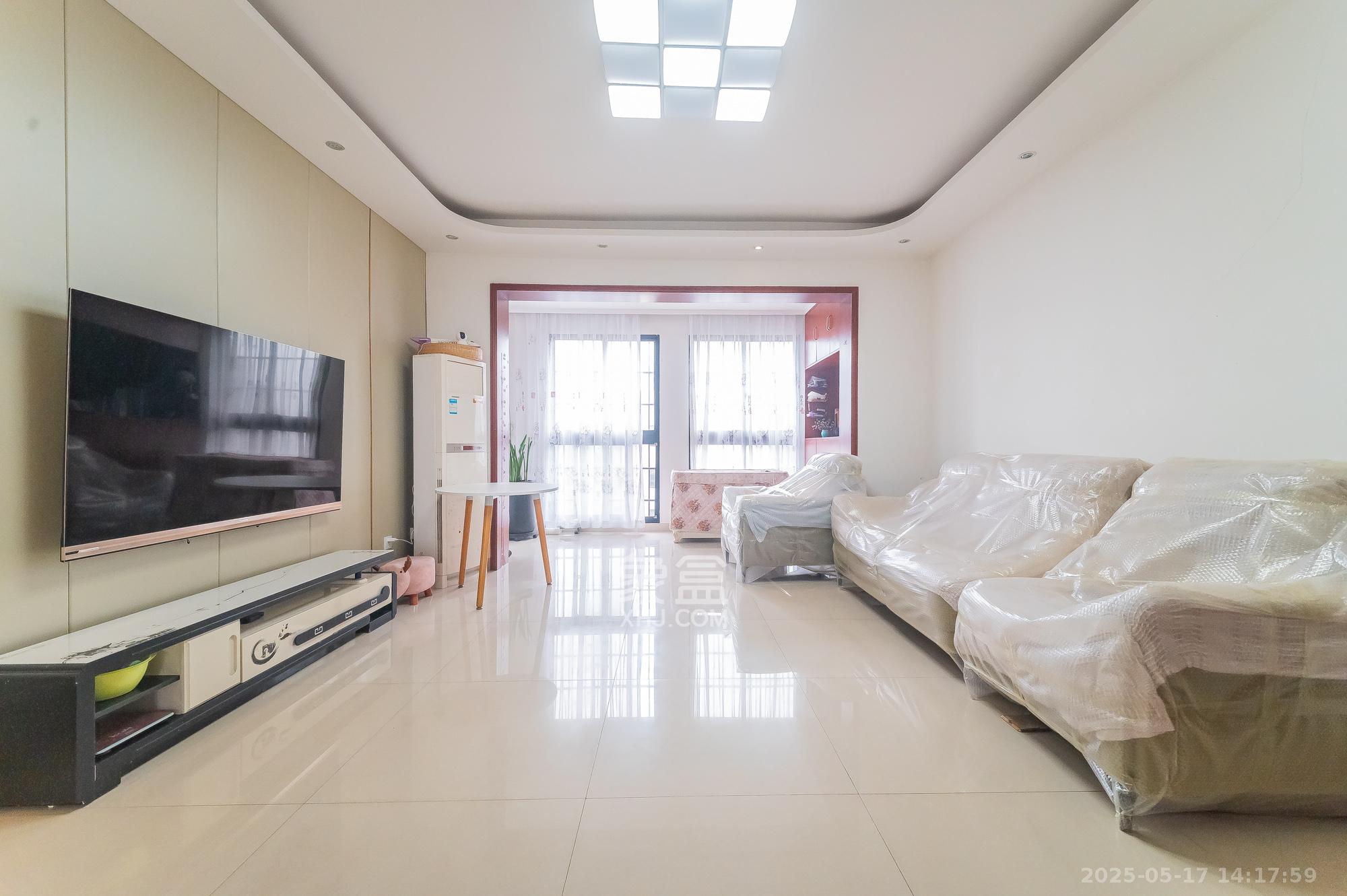 鹏基诺亚山林 3室2厅1卫 102.0万 鹏基诺亚山林 3室2厅1卫 102.0万客厅