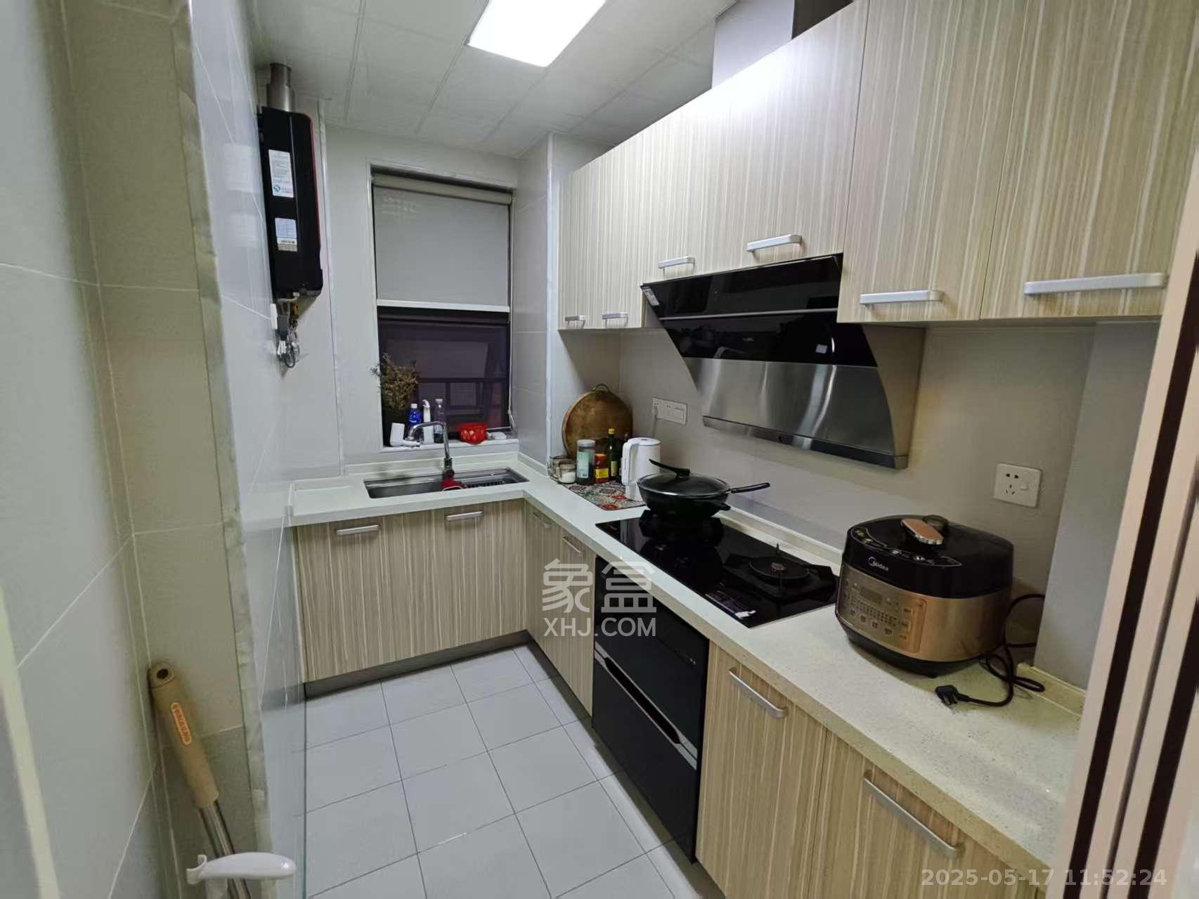 润屋美院  3室2厅2卫   4000.00元/月室内图