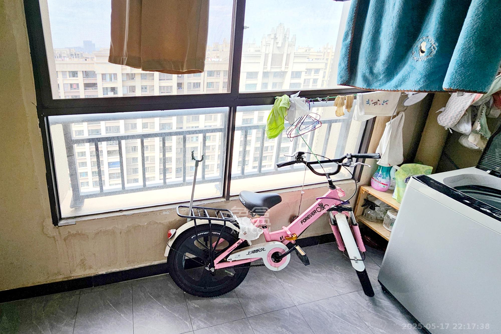 阳光城尚东湾青云苑  4室2厅2卫   128.80万阳台