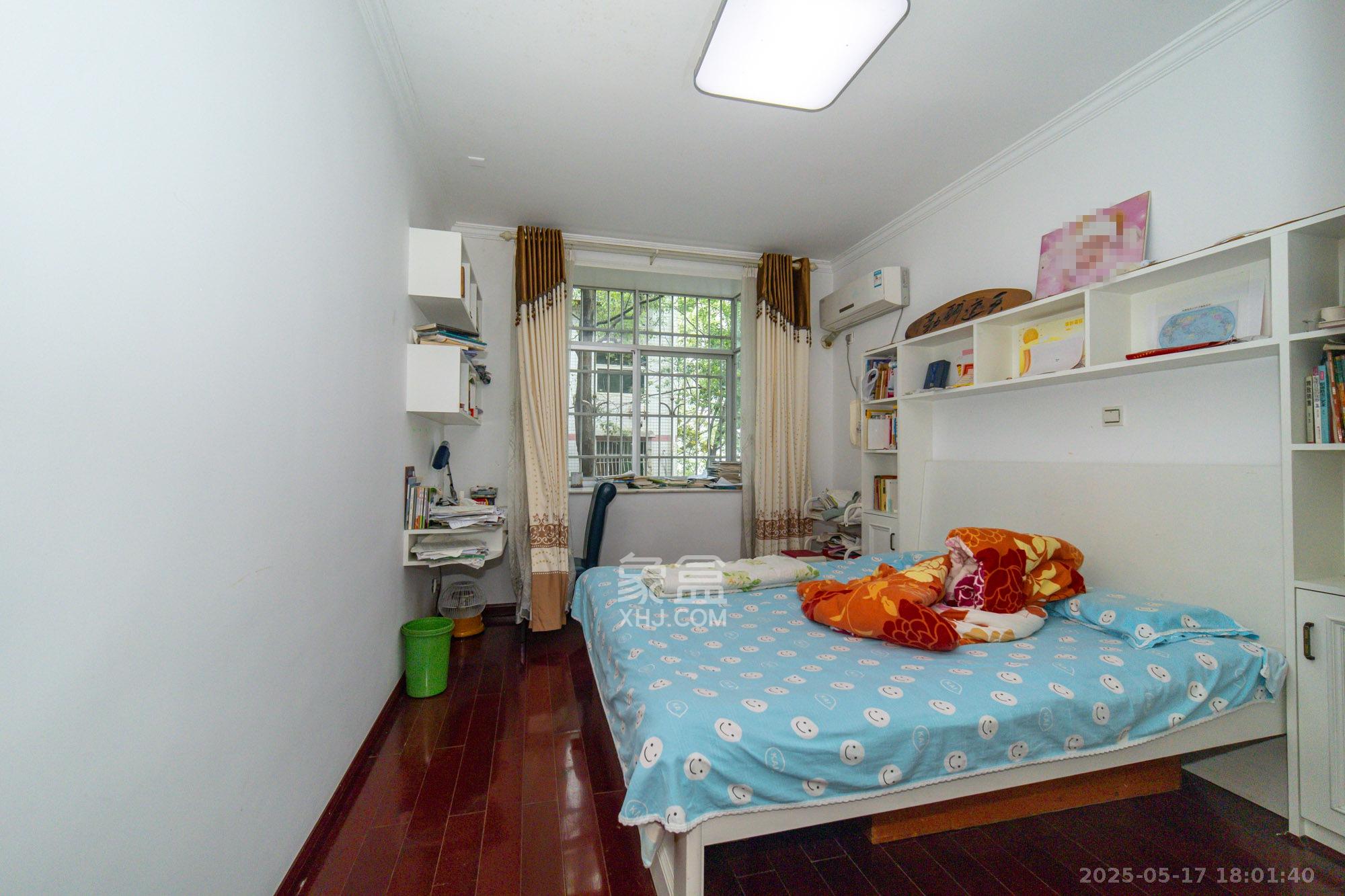 星沙六区  1室0厅0卫    89.8万 星沙六区  1室0厅0卫    89.8万卧室