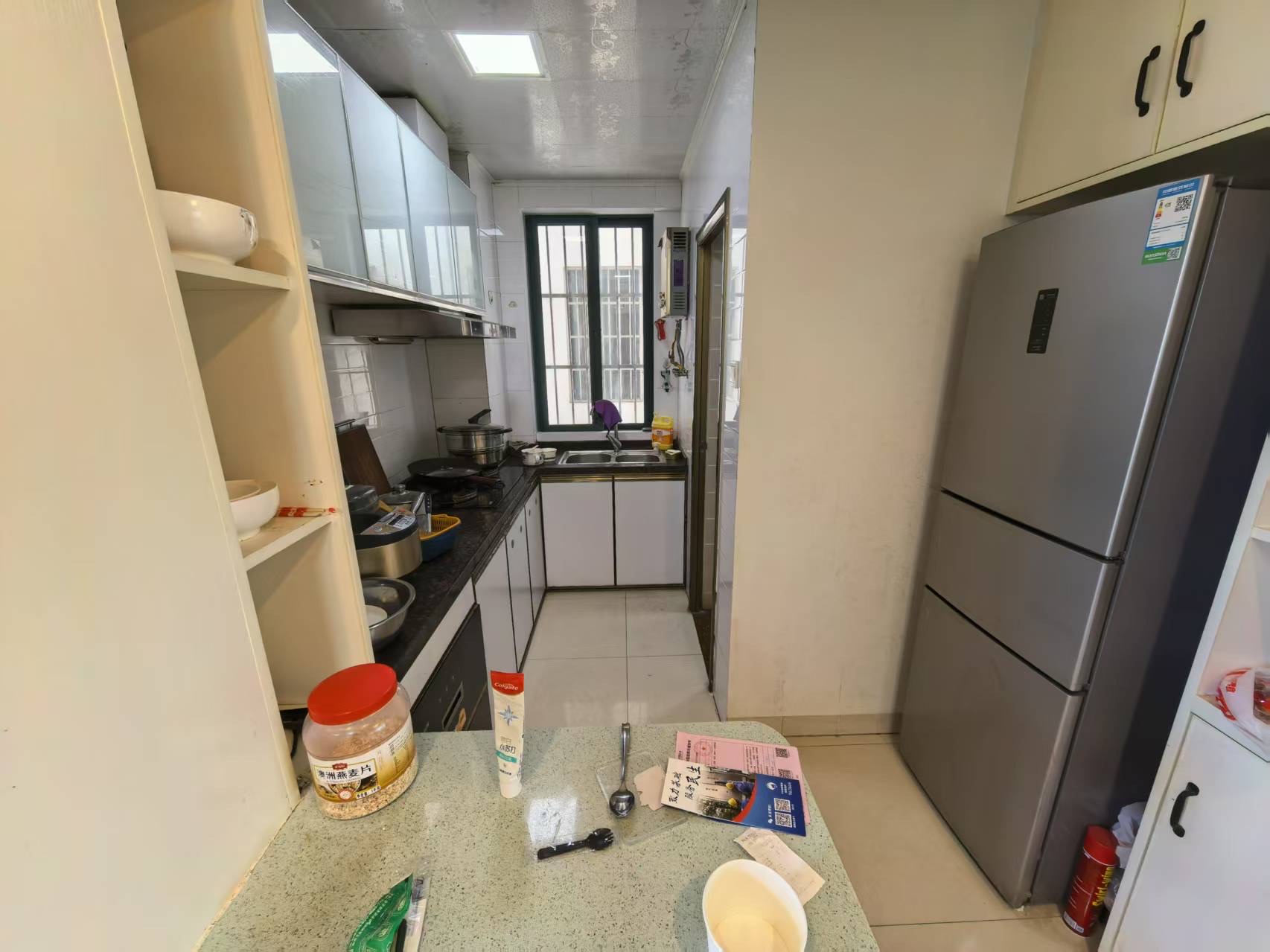 中景花园  1室1厅2卫    84.0万 中景花园  1室1厅2卫    84.0万客厅