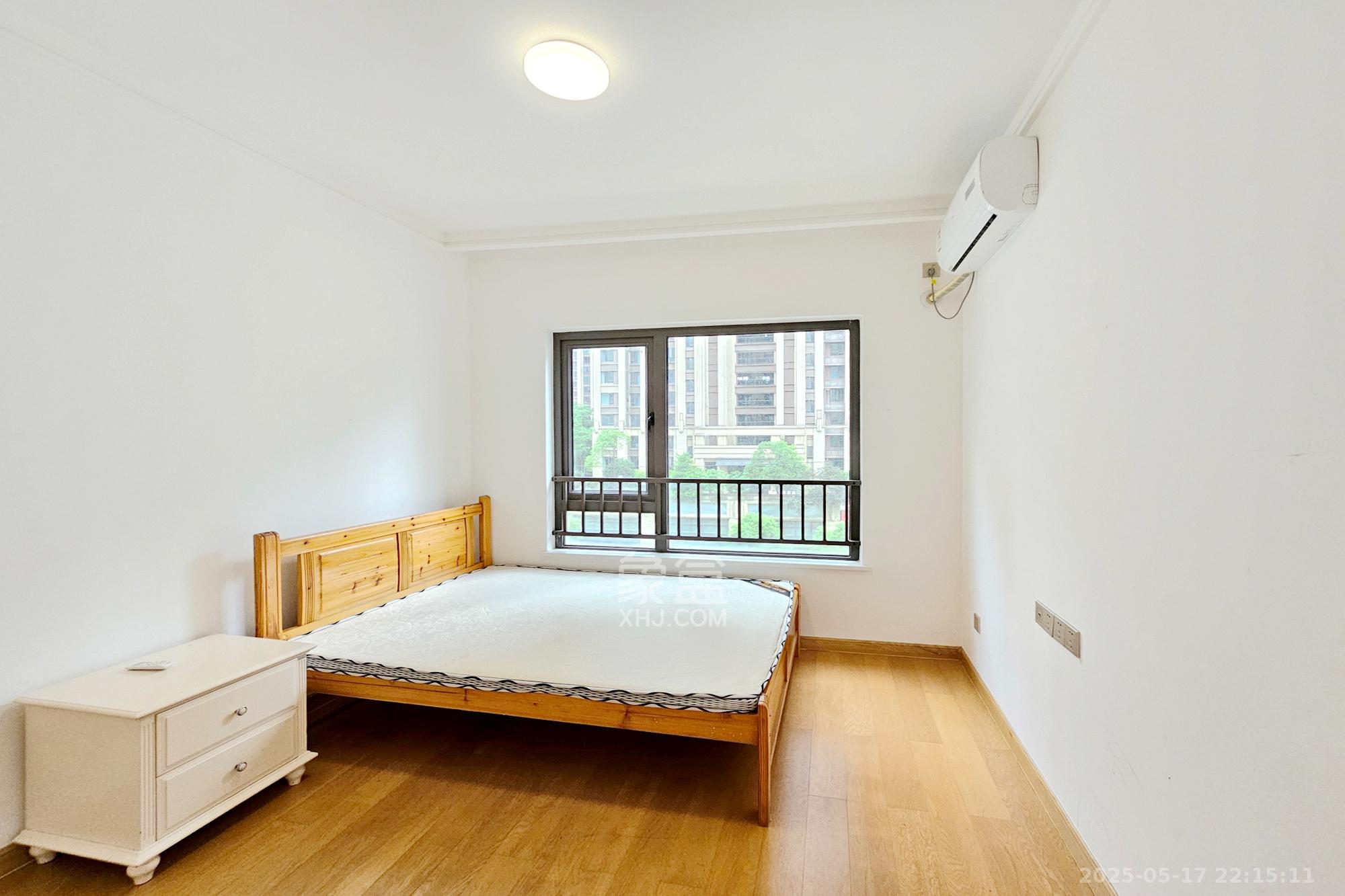 阳光城尚东湾青柠园 3室2厅1卫 76.0万 阳光城尚东湾青柠园 3室2厅1卫 76.0万卧室