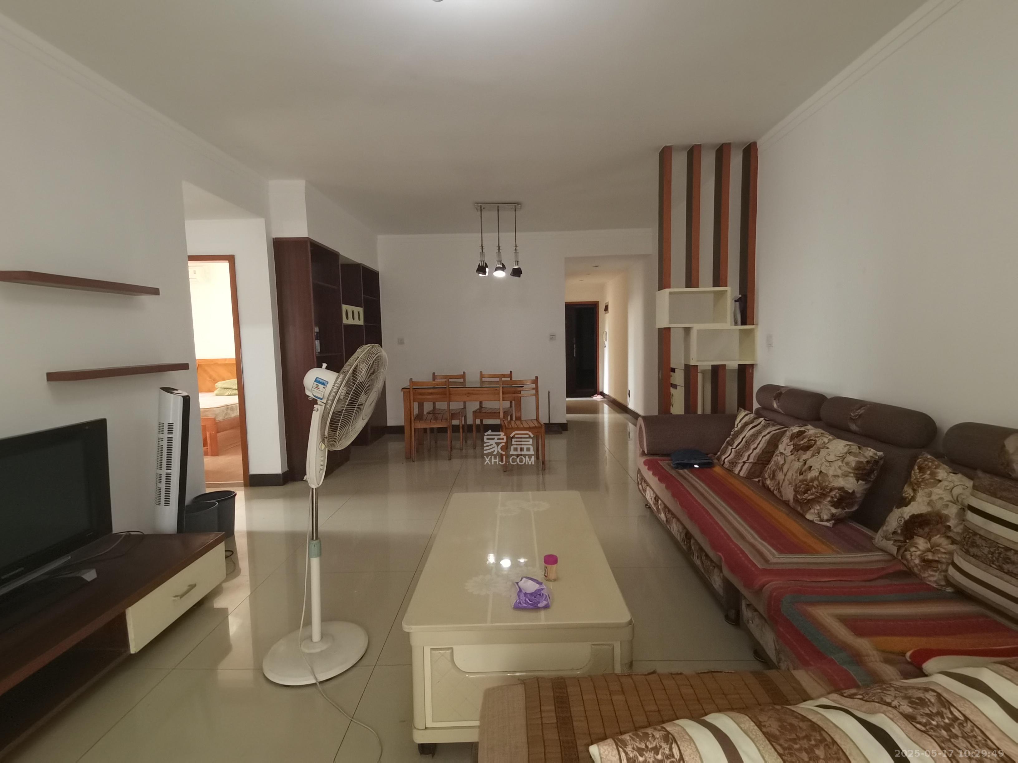 嘉盛华庭(一期、二期、三期) 3室1厅1卫 2380.0元/月 嘉盛华庭(一期、二期、三期) 3室1厅1卫 2380.0元/月室内图