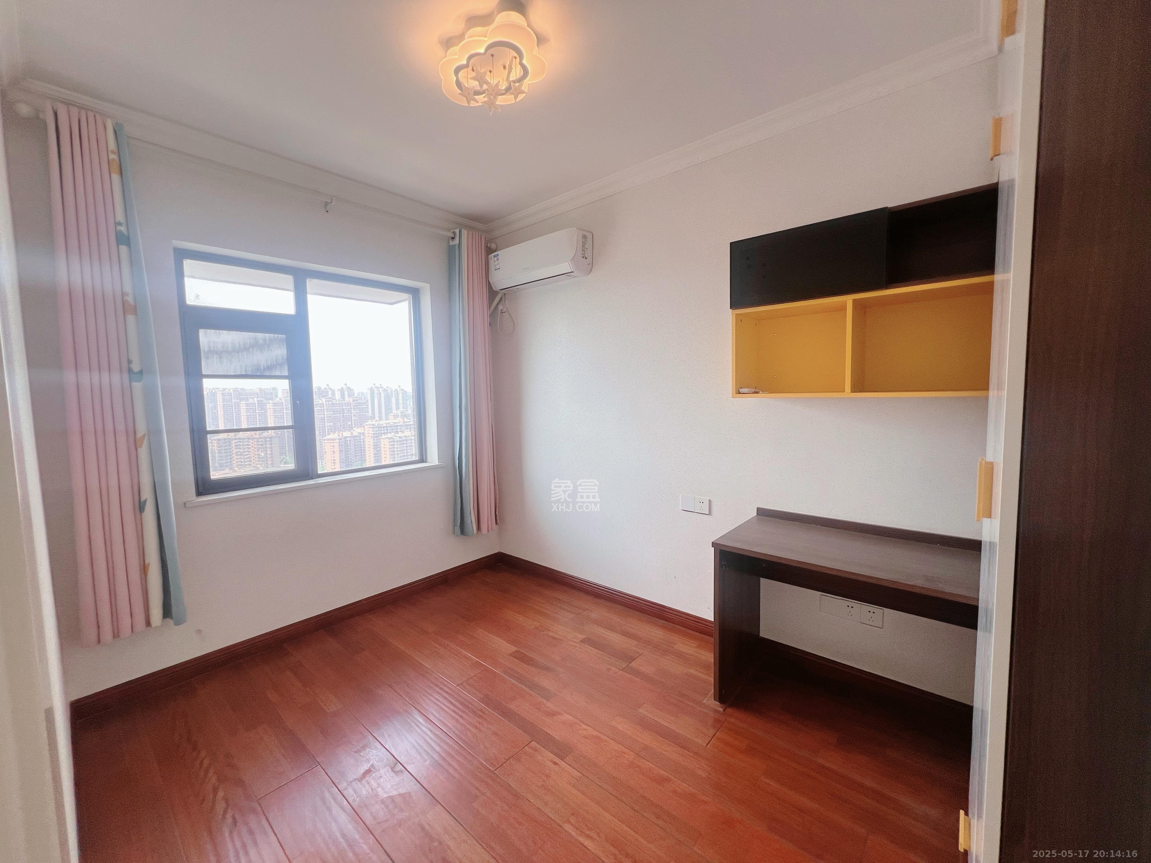 东之阳芙蓉国际  4室2厅2卫    76.8万 东之阳芙蓉国际  4室2厅2卫    76.8万室内图