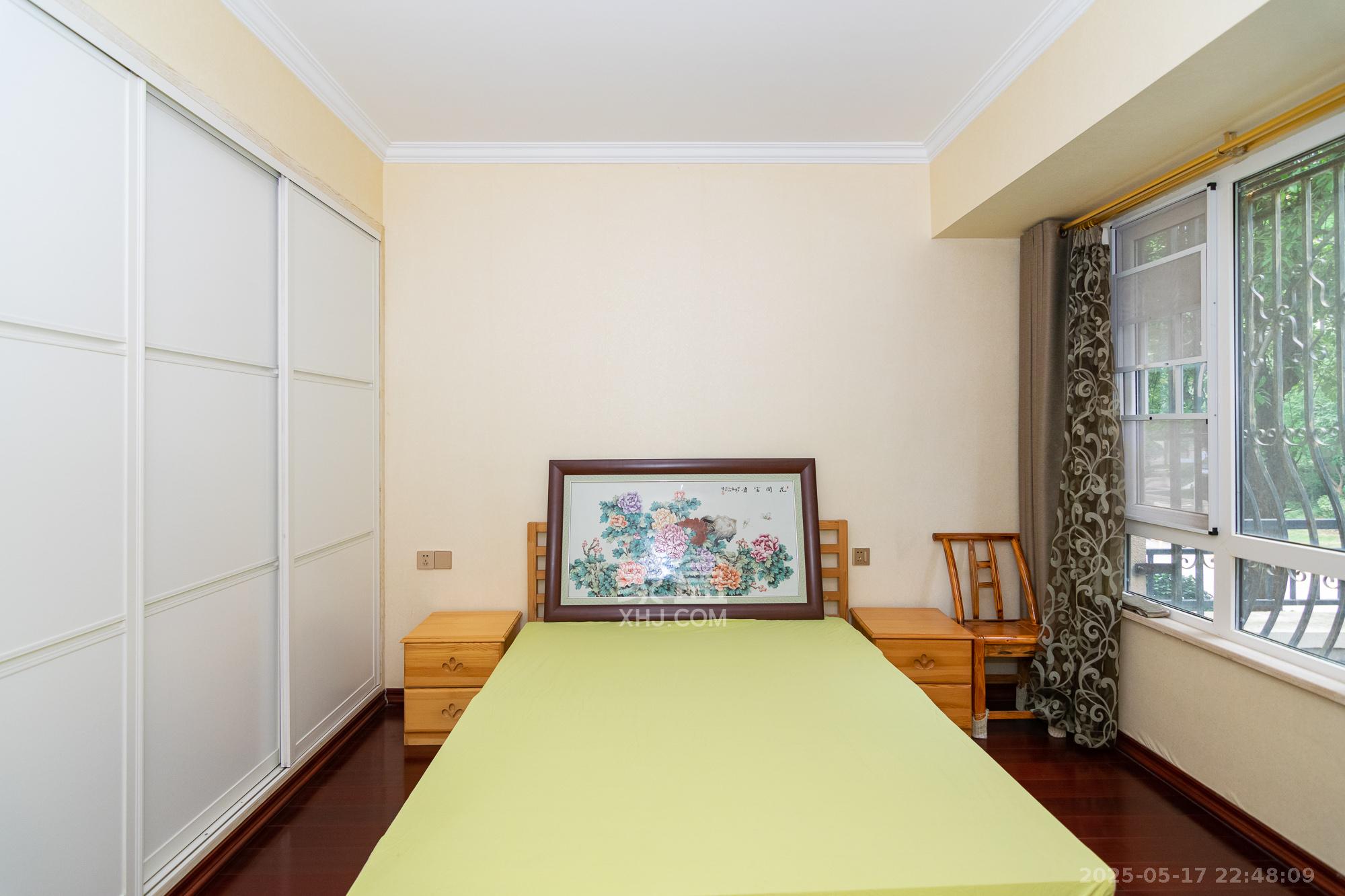 金地三千府(金地湖山樾、金地自在城) 5室2厅3卫 178.0万 金地三千府(金地湖山樾、金地自在城) 5室2厅3卫 178.0万卧室