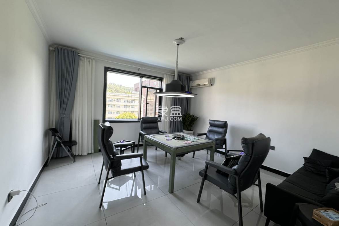 宏力大厦(宏历商业广场) 4室2厅1卫 2700.00元/月 宏力大厦(宏历商业广场) 4室2厅1卫 2700.00元/月室内图