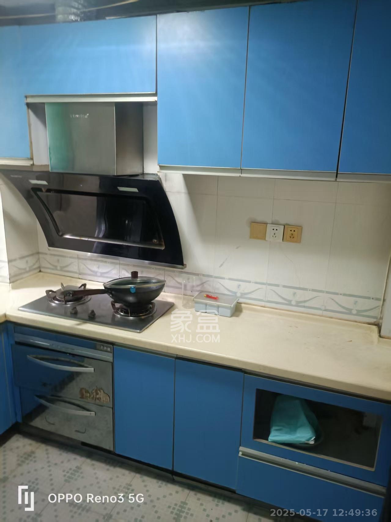 中南汽车世界 1室1厅1卫 1000.0元/月 中南汽车世界 1室1厅1卫 1000.0元/月室内图