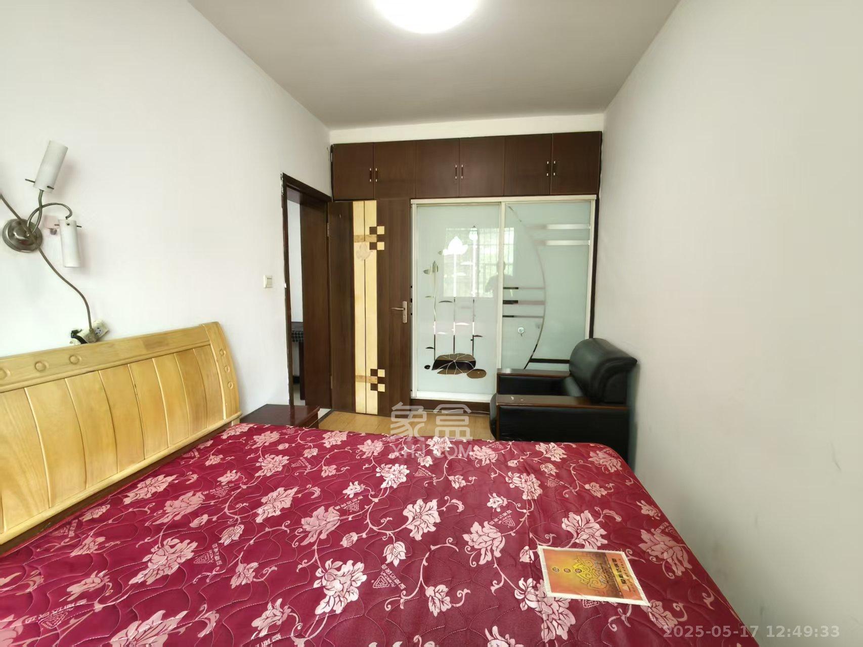 中南汽车世界 1室1厅1卫 1000.0元/月 中南汽车世界 1室1厅1卫 1000.0元/月室内图