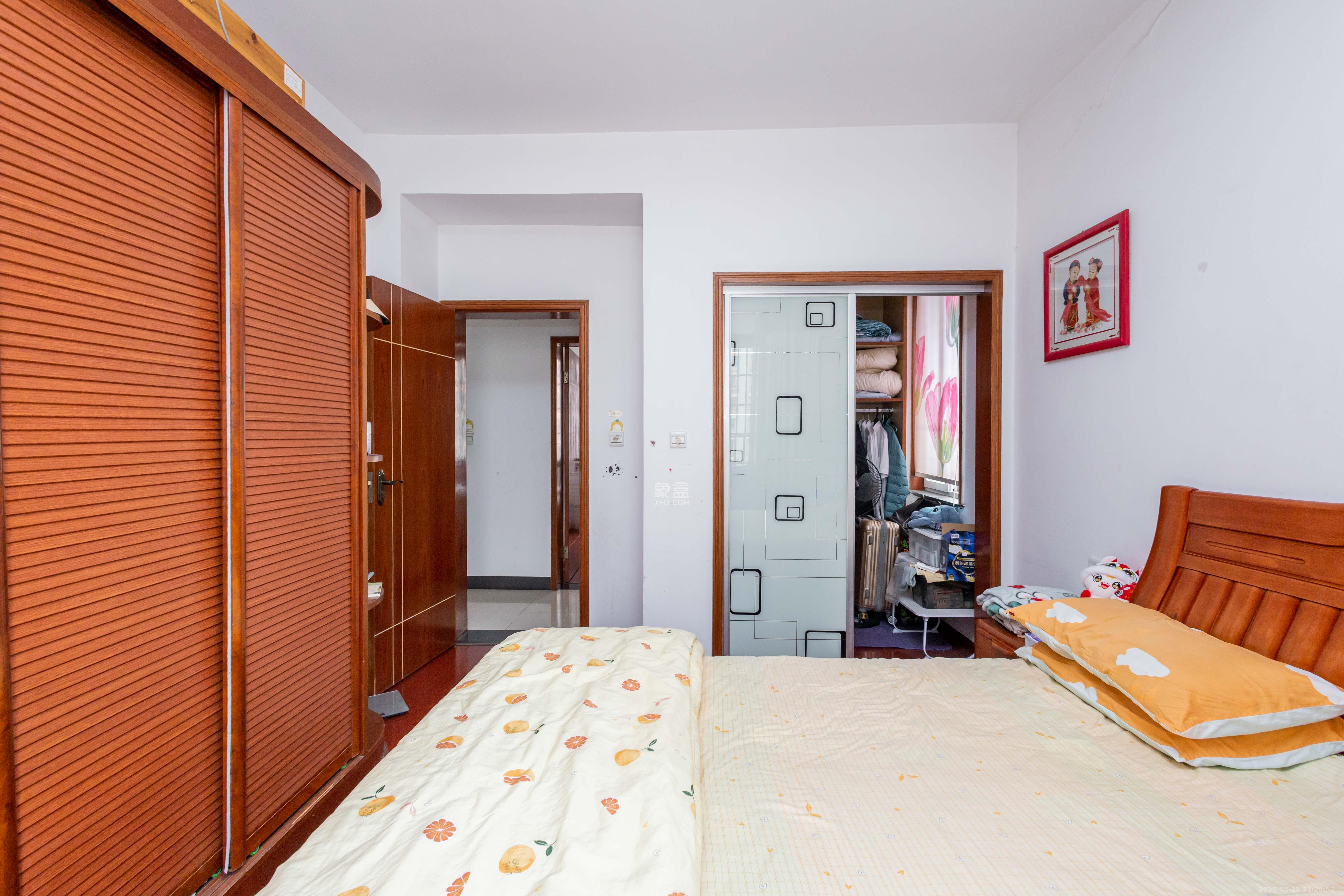 三景国际  3室2厅2卫    62.8万 三景国际  3室2厅2卫    62.8万卧室